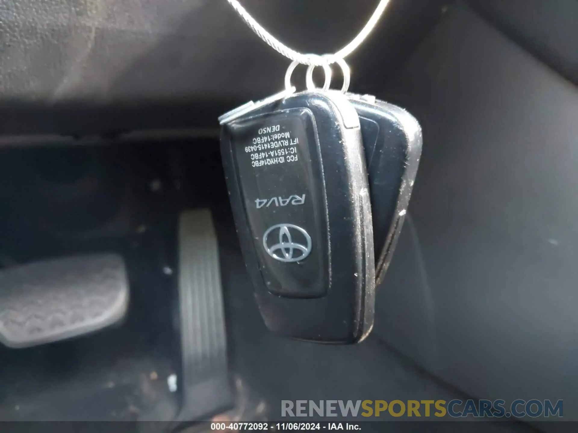 11 Photograph of a damaged car 2T3P1RFV6KC011295 TOYOTA RAV4 2019