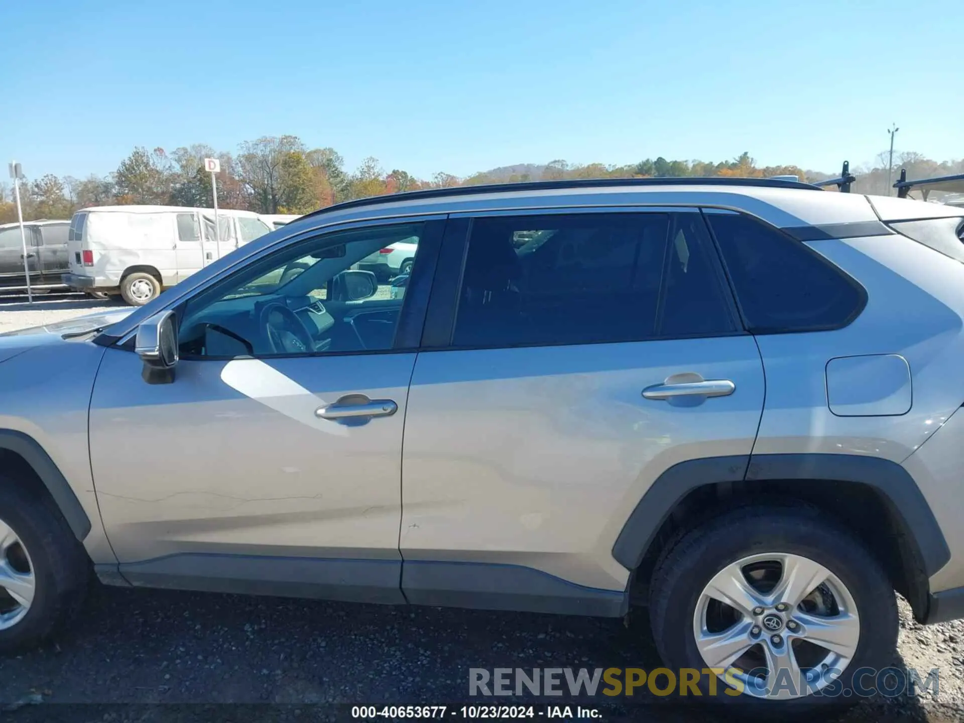14 Photograph of a damaged car 2T3P1RFV6KC012043 TOYOTA RAV4 2019