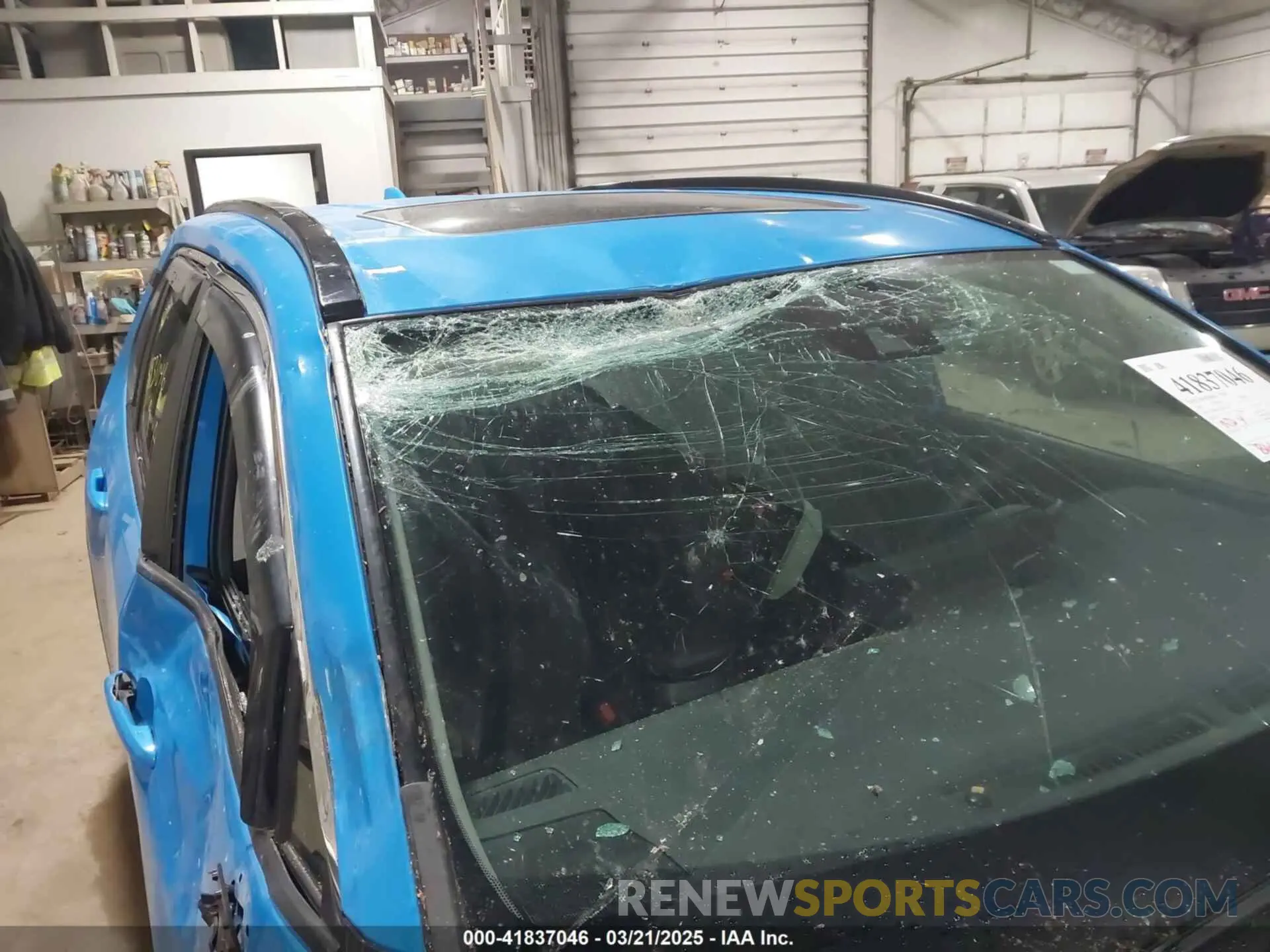17 Photograph of a damaged car 2T3P1RFV6KC053546 TOYOTA RAV4 2019