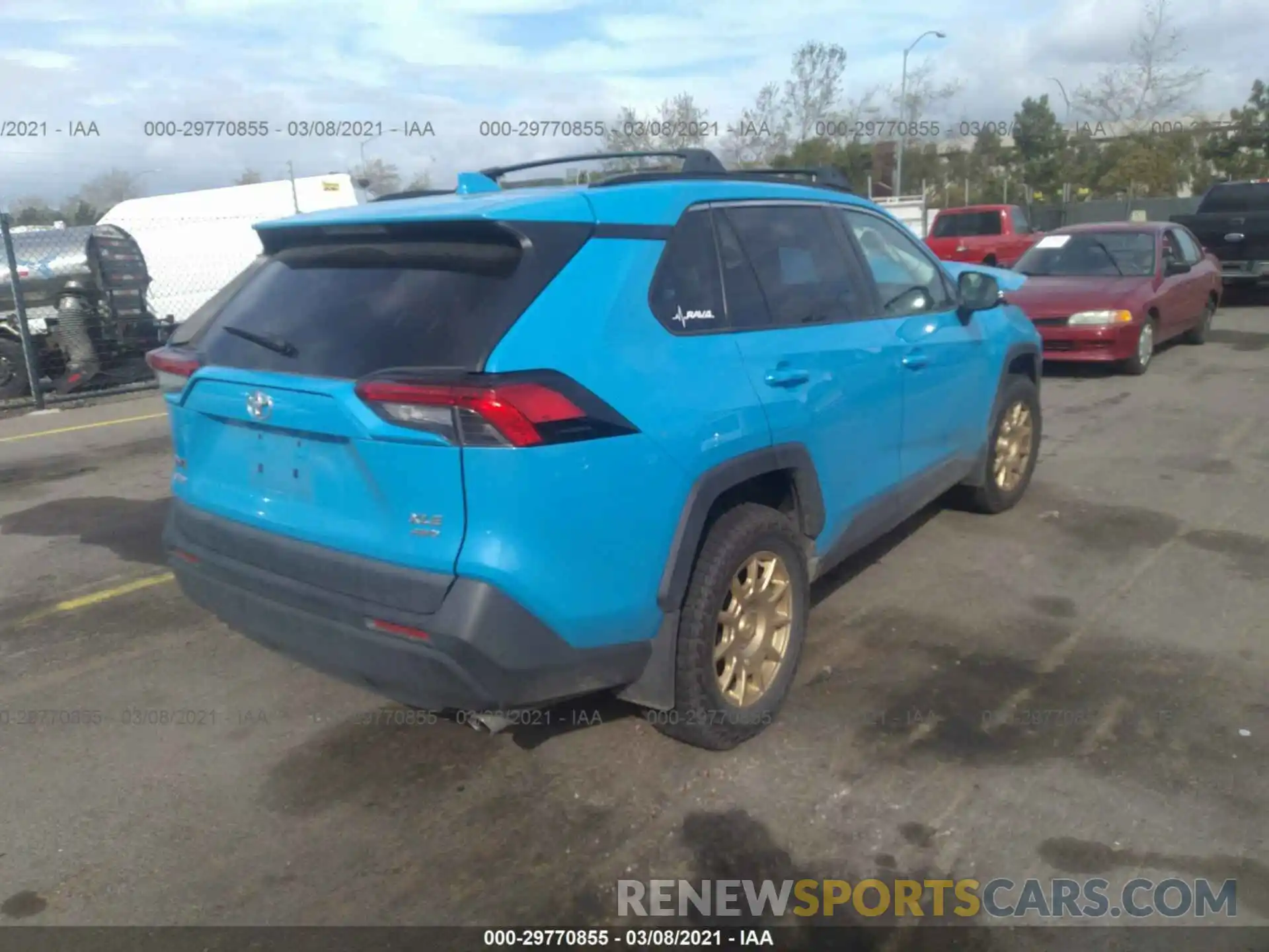 4 Photograph of a damaged car 2T3P1RFV6KW017015 TOYOTA RAV4 2019