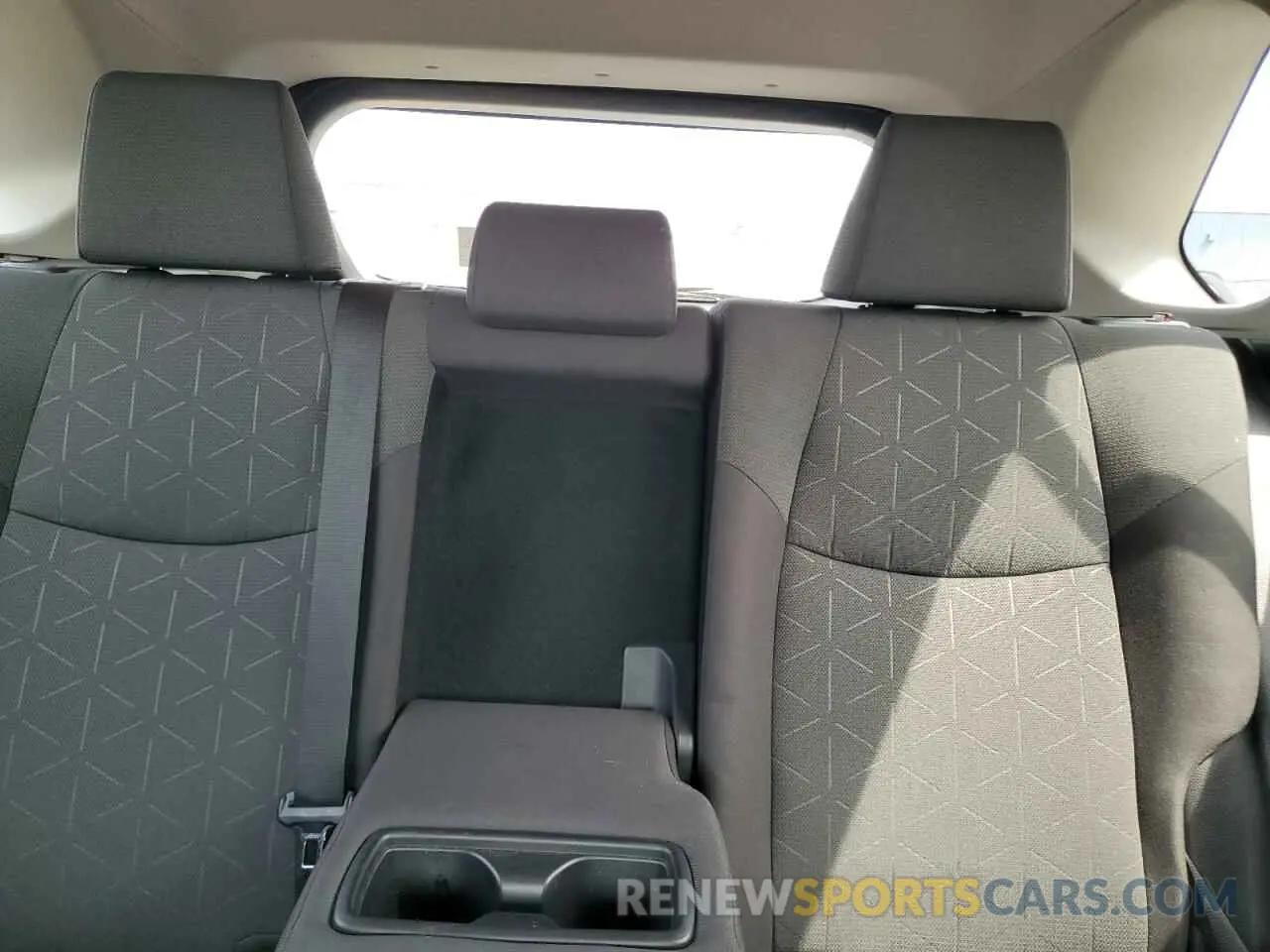 10 Photograph of a damaged car 2T3P1RFV6KW022134 TOYOTA RAV4 2019