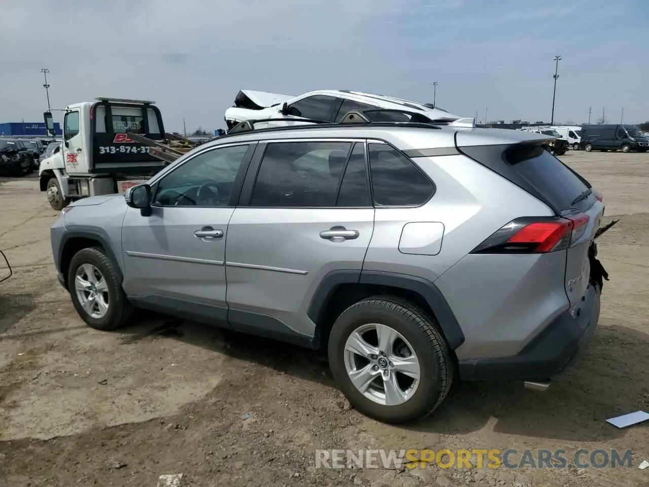 2 Photograph of a damaged car 2T3P1RFV6KW022134 TOYOTA RAV4 2019