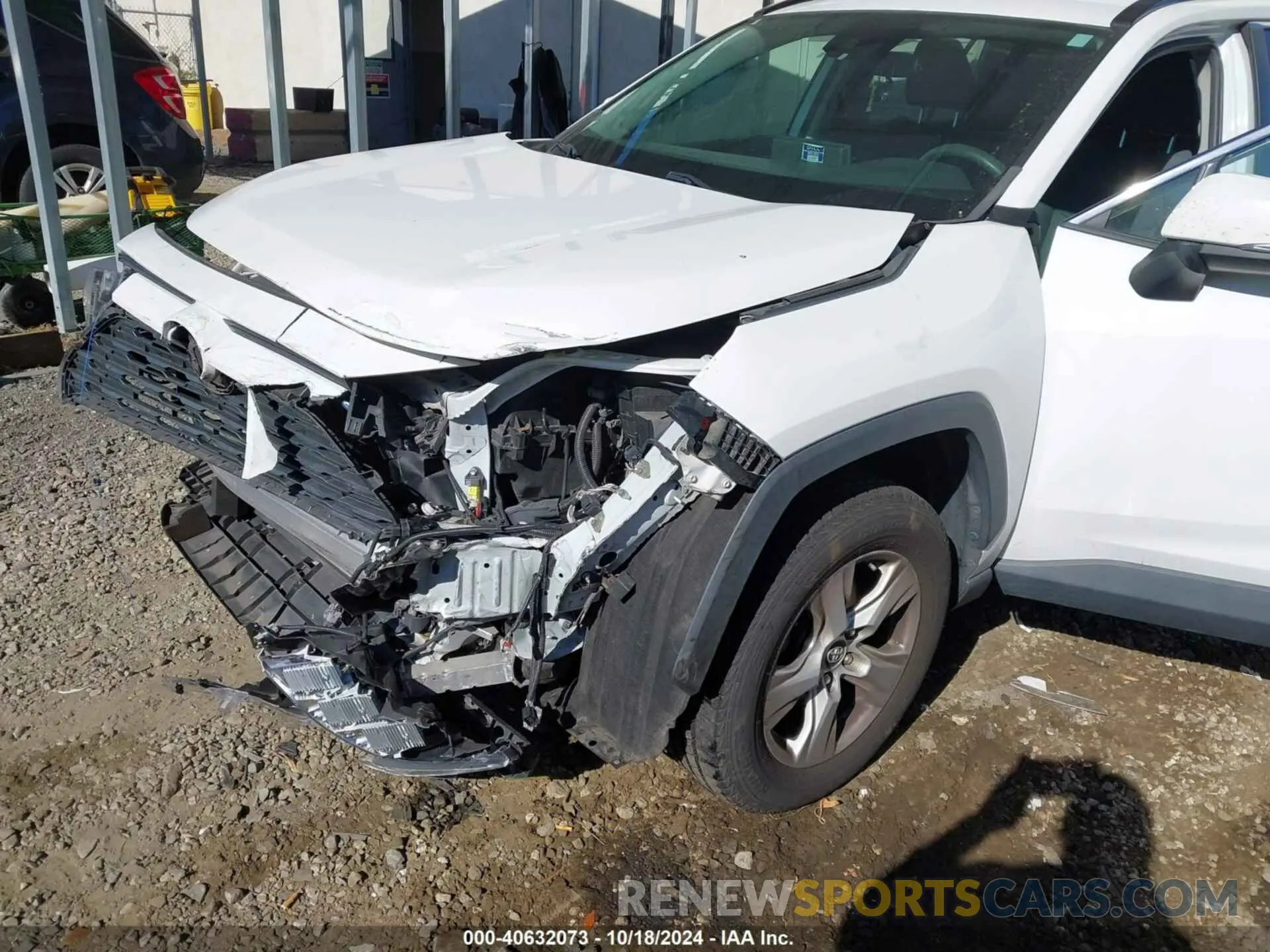 18 Photograph of a damaged car 2T3P1RFV6KW026426 TOYOTA RAV4 2019