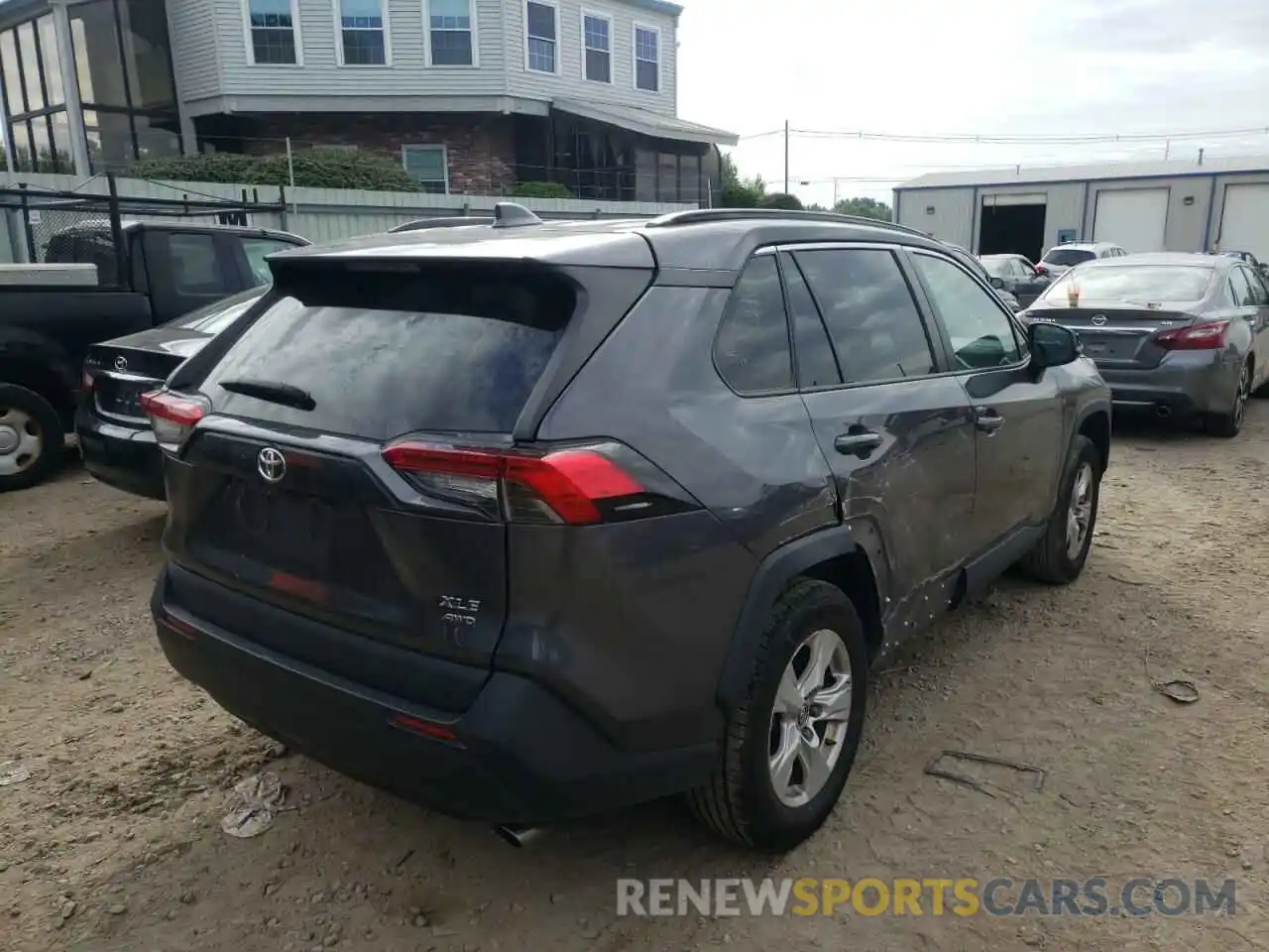 4 Photograph of a damaged car 2T3P1RFV6KW031075 TOYOTA RAV4 2019