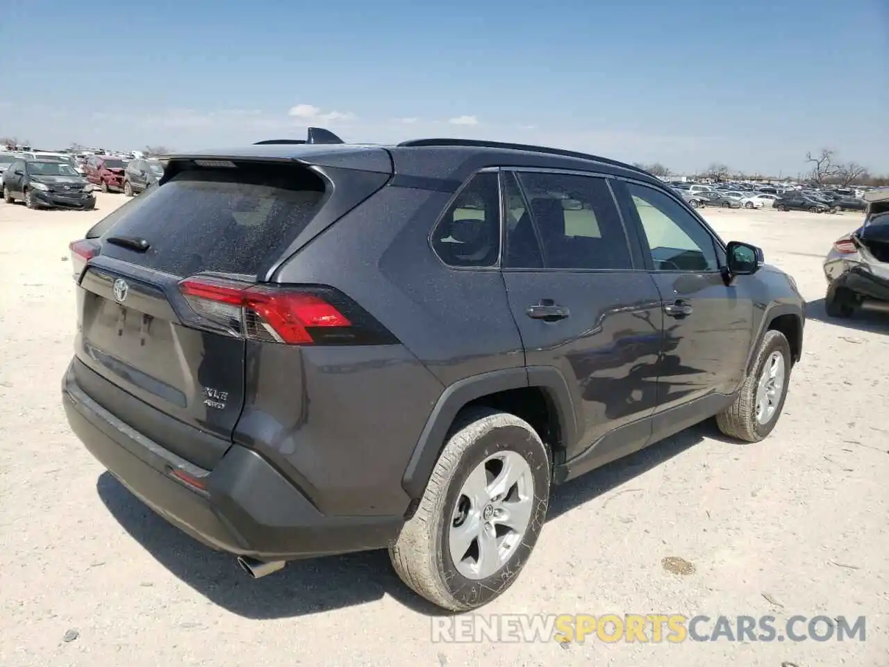 4 Photograph of a damaged car 2T3P1RFV6KW033778 TOYOTA RAV4 2019