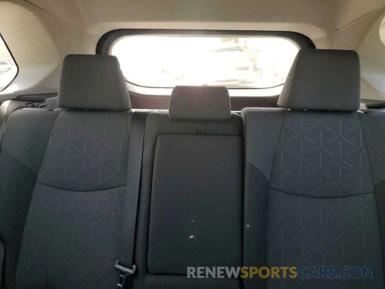 10 Photograph of a damaged car 2T3P1RFV6KW034462 TOYOTA RAV4 2019