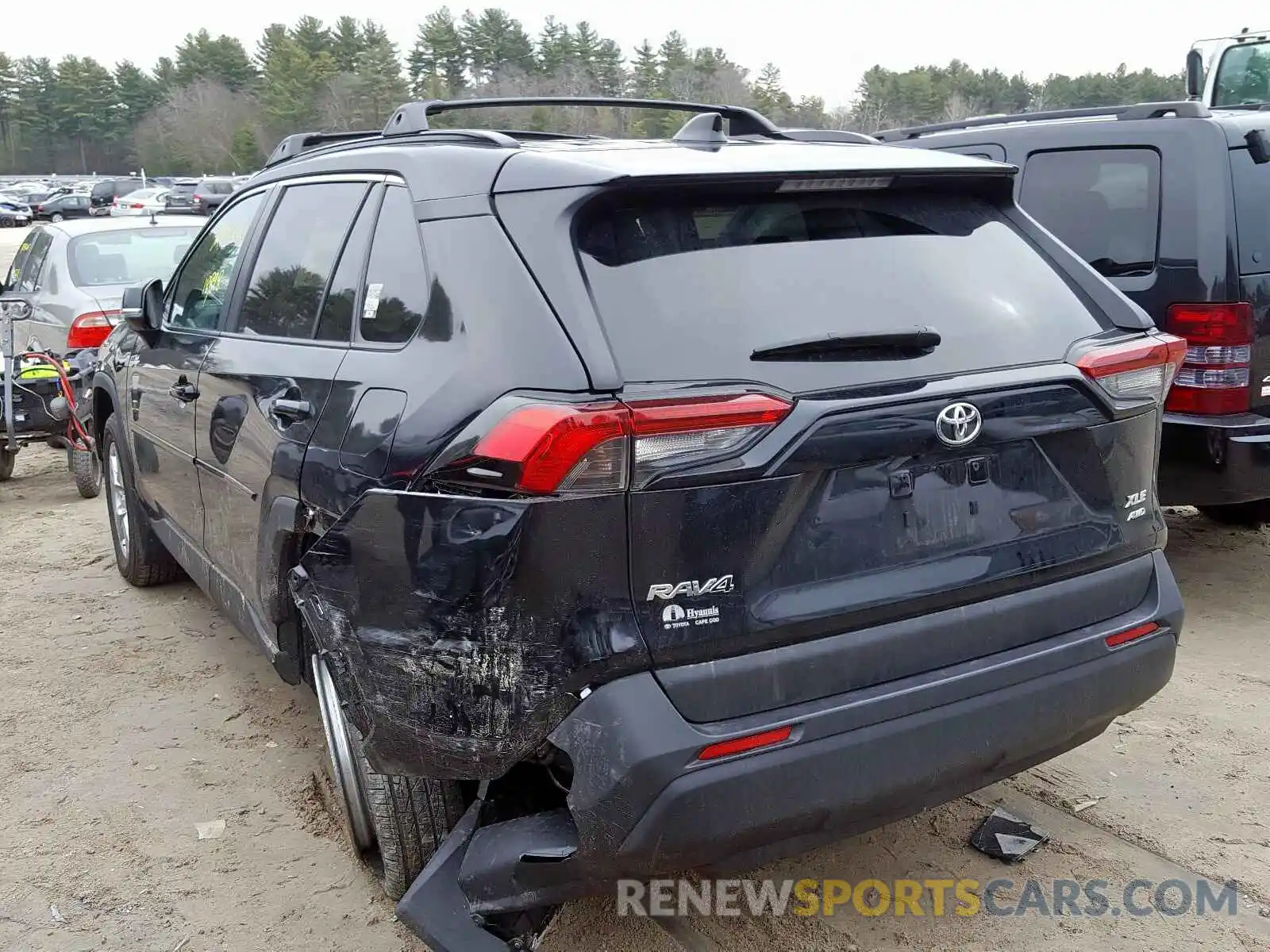 3 Photograph of a damaged car 2T3P1RFV6KW038138 TOYOTA RAV4 2019