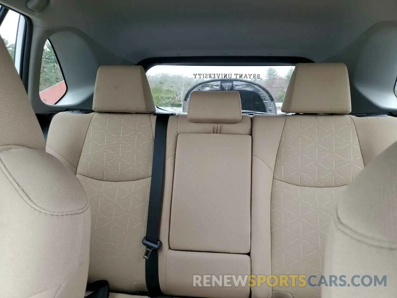 10 Photograph of a damaged car 2T3P1RFV6KW056039 TOYOTA RAV4 2019