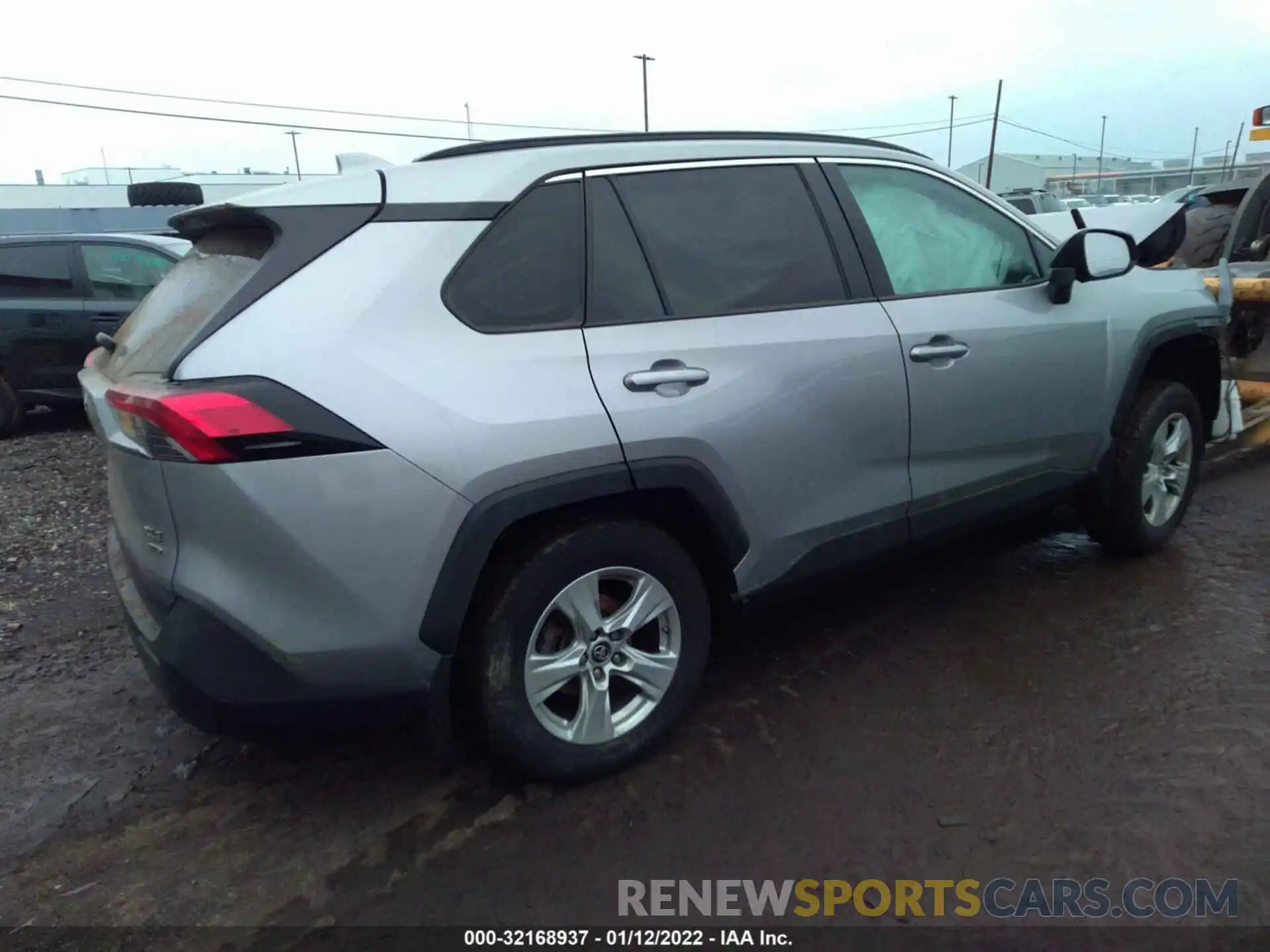 4 Photograph of a damaged car 2T3P1RFV6KW058180 TOYOTA RAV4 2019