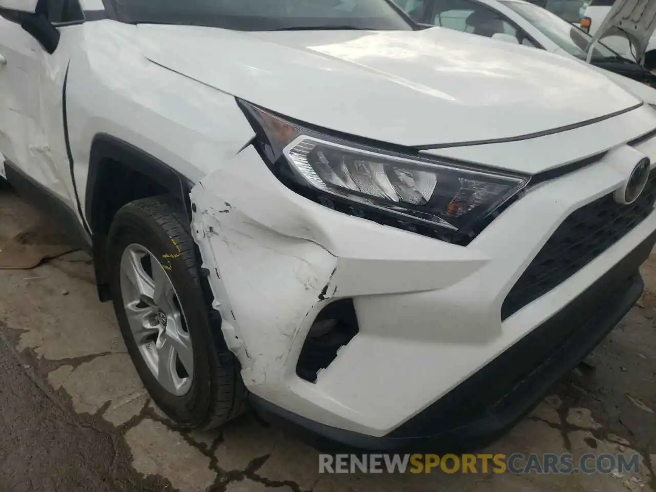 9 Photograph of a damaged car 2T3P1RFV6KW058650 TOYOTA RAV4 2019