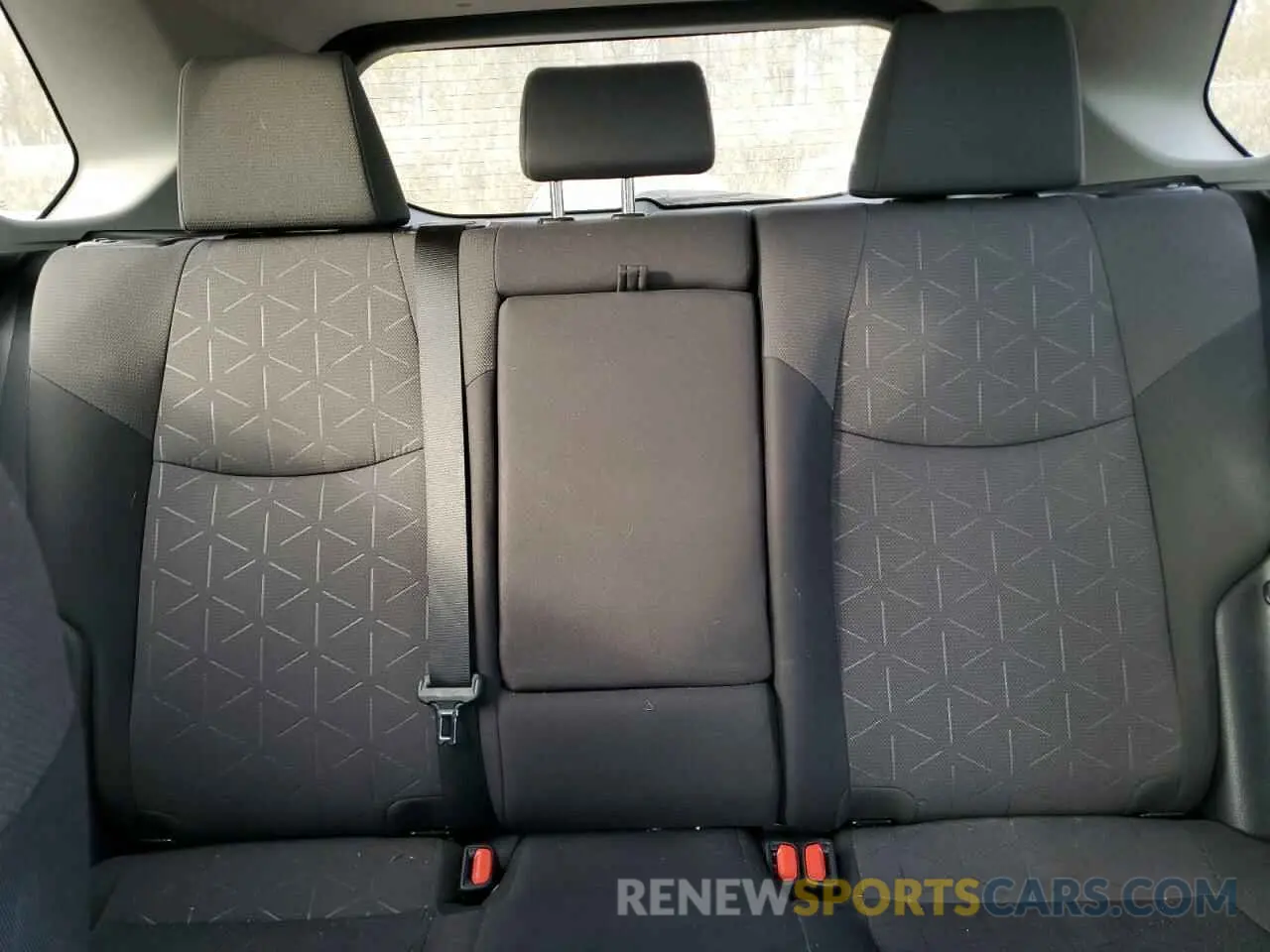 10 Photograph of a damaged car 2T3P1RFV6KW062410 TOYOTA RAV4 2019