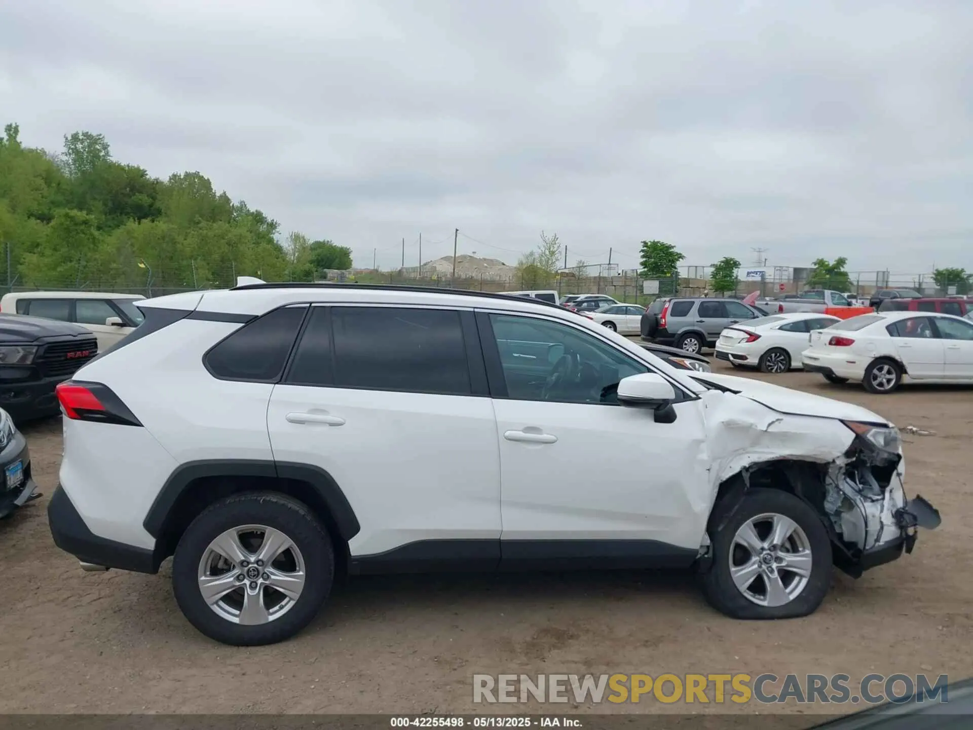 13 Photograph of a damaged car 2T3P1RFV6KW081863 TOYOTA RAV4 2019