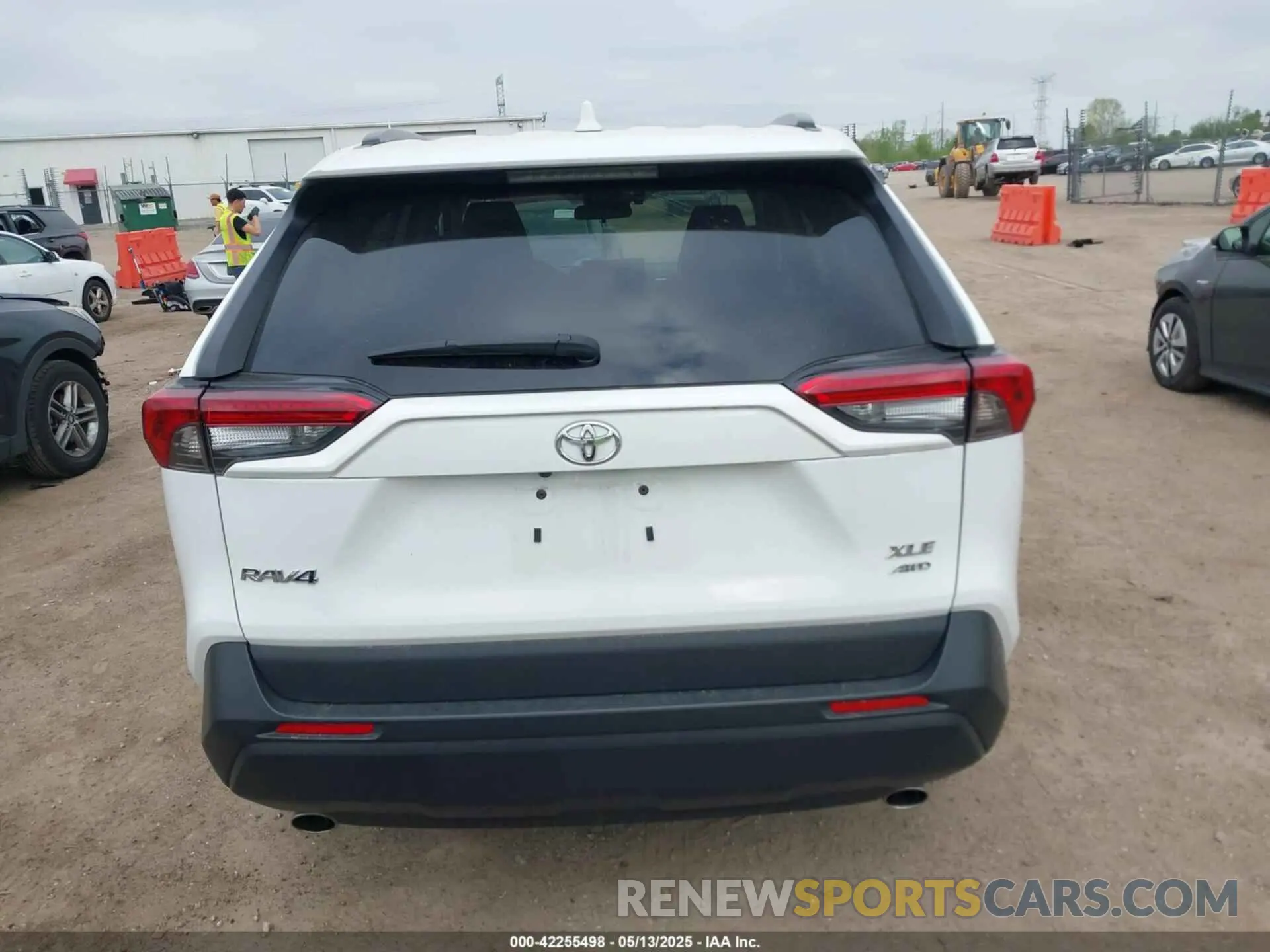 16 Photograph of a damaged car 2T3P1RFV6KW081863 TOYOTA RAV4 2019