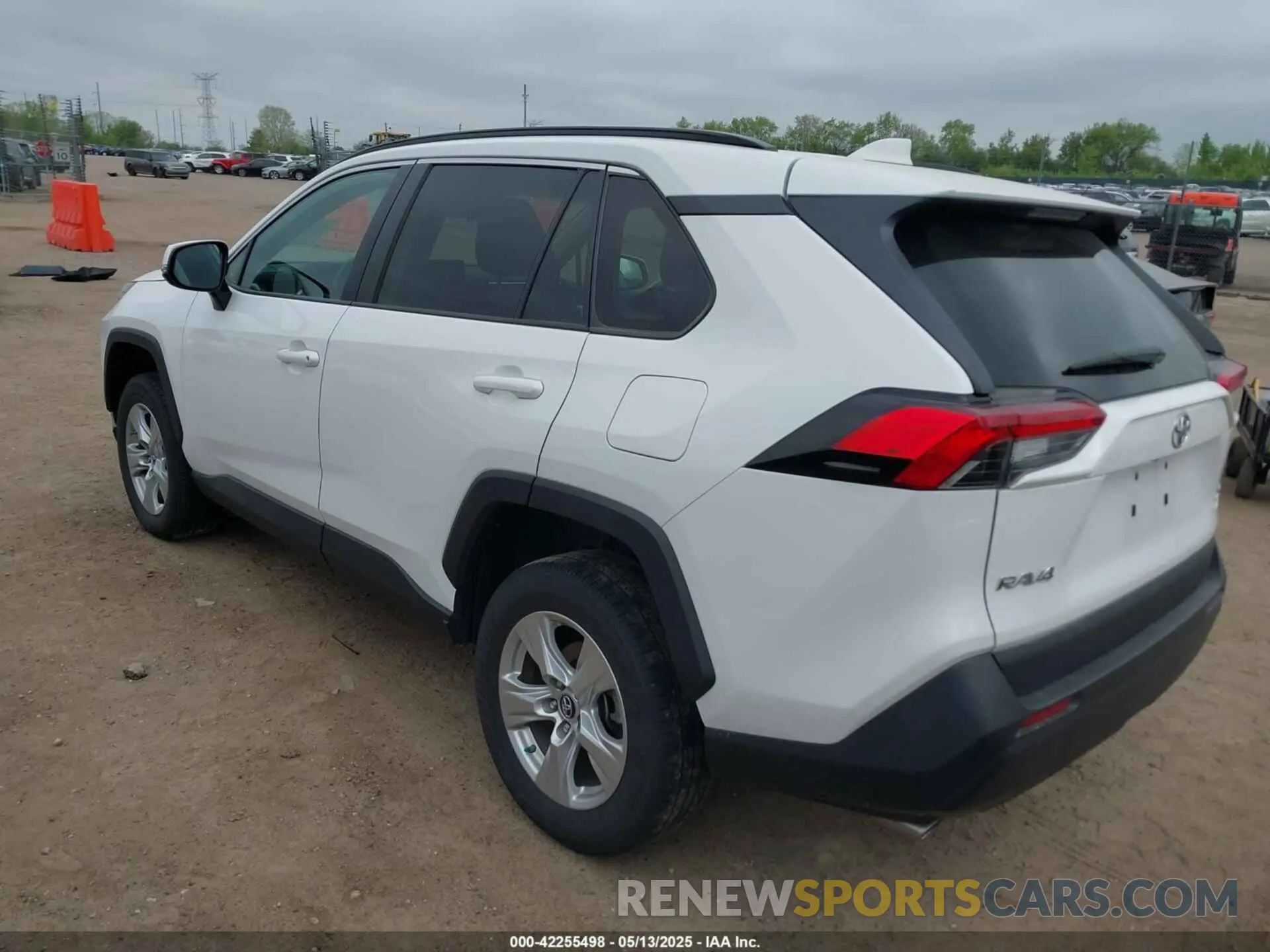 3 Photograph of a damaged car 2T3P1RFV6KW081863 TOYOTA RAV4 2019