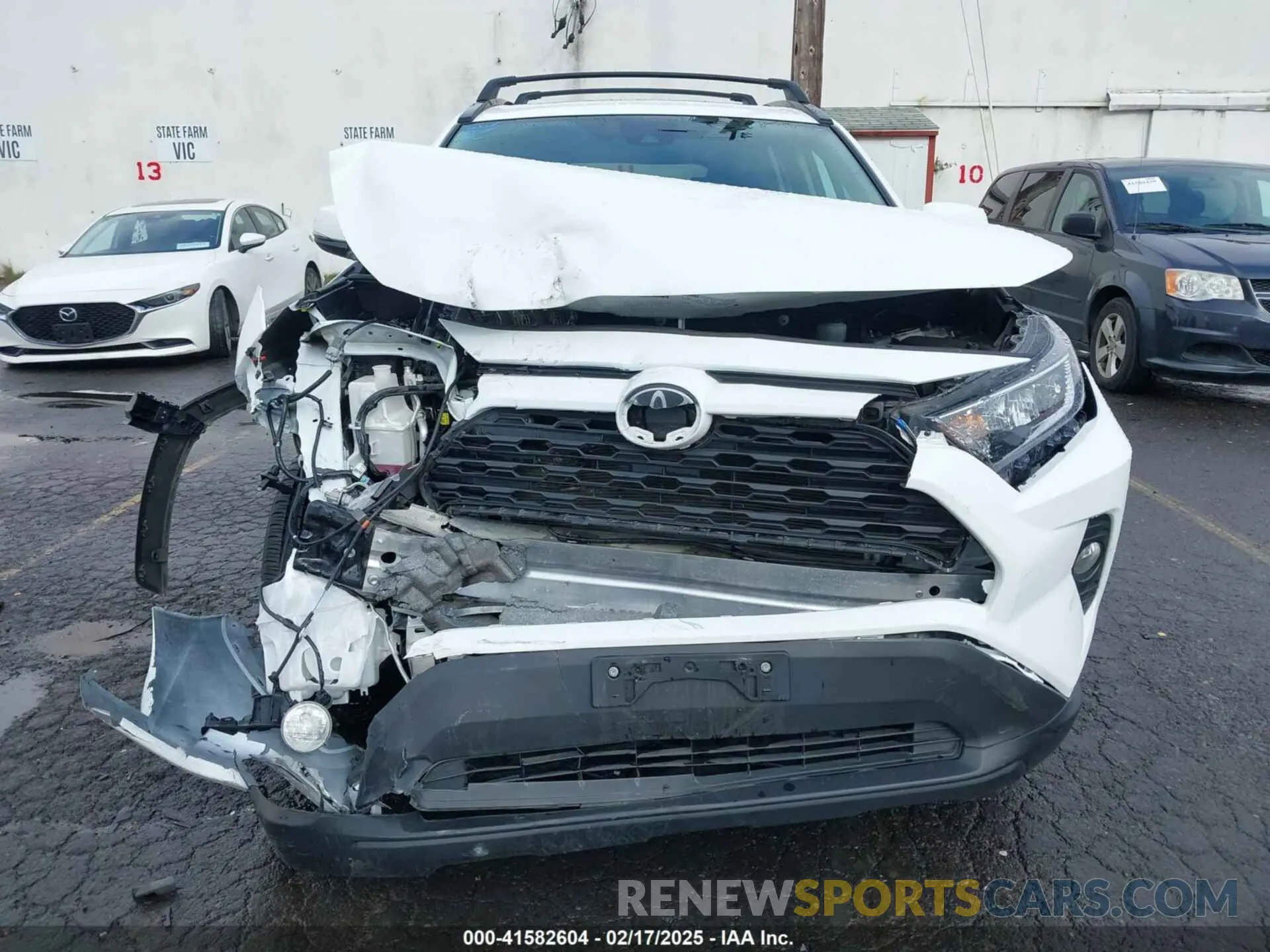 12 Photograph of a damaged car 2T3P1RFV7KC010558 TOYOTA RAV4 2019