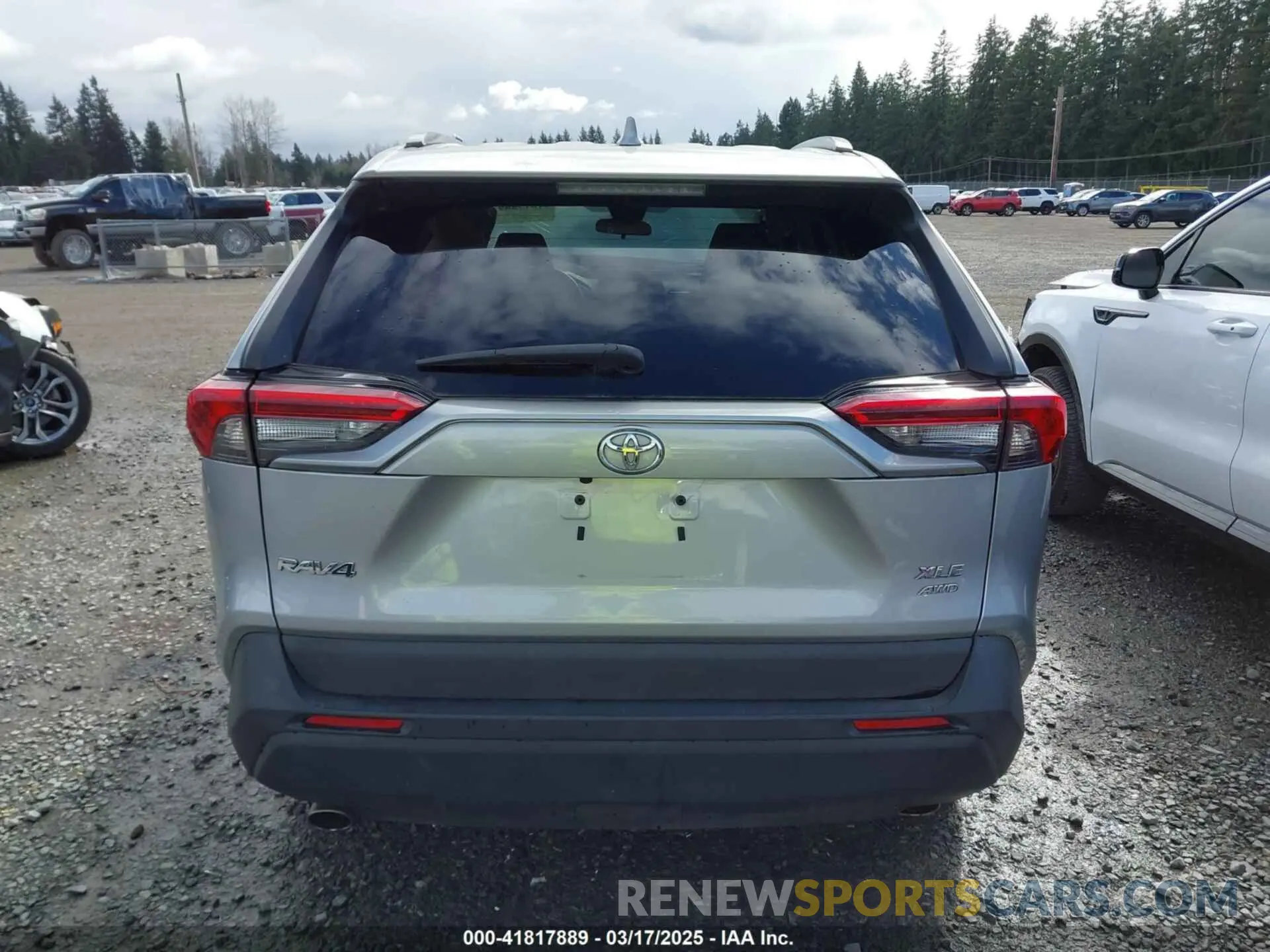 16 Photograph of a damaged car 2T3P1RFV7KC011659 TOYOTA RAV4 2019