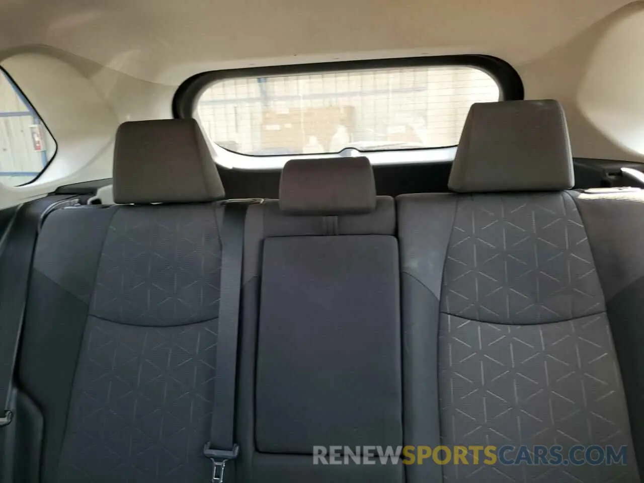 10 Photograph of a damaged car 2T3P1RFV7KC018935 TOYOTA RAV4 2019