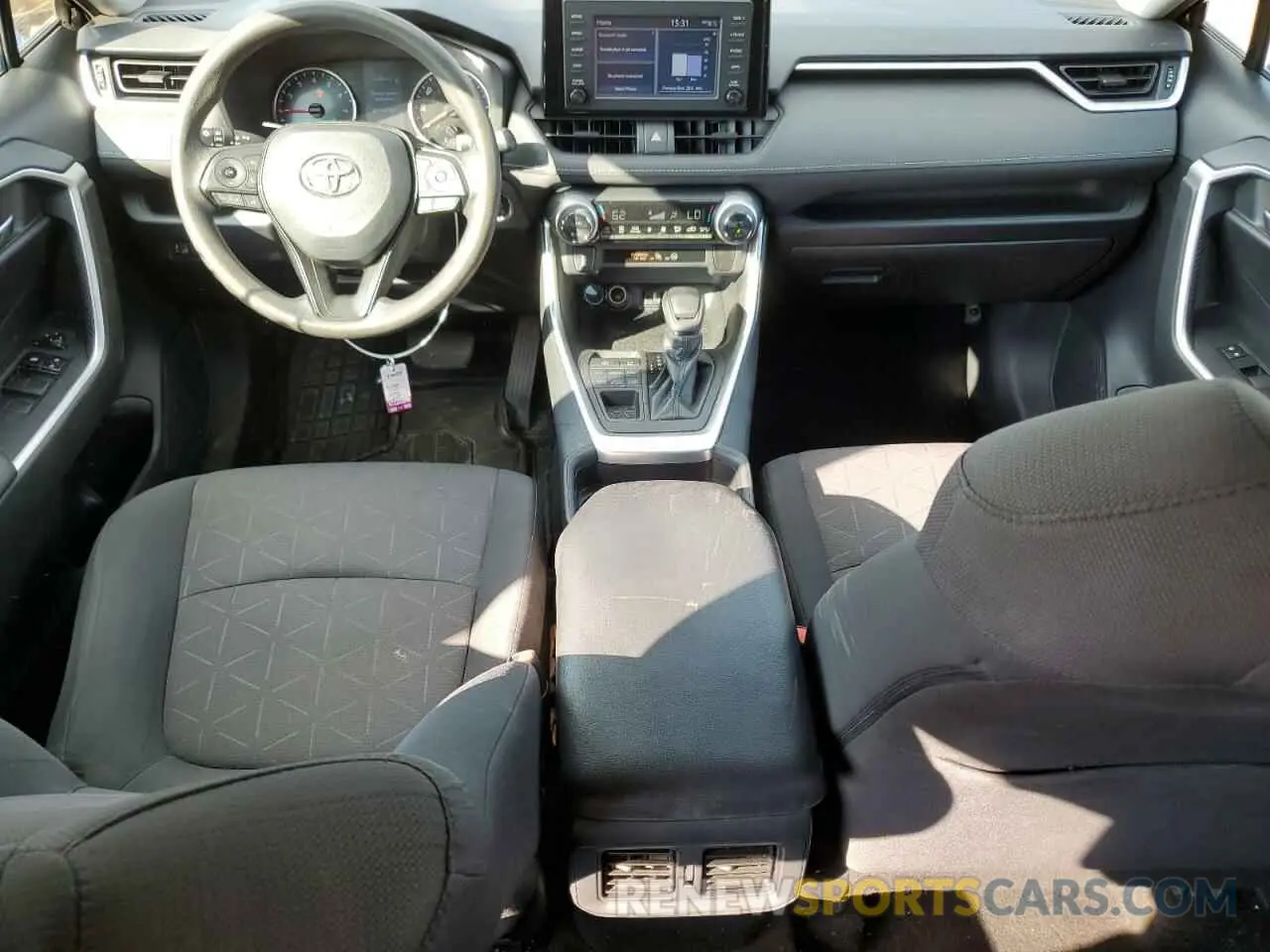 8 Photograph of a damaged car 2T3P1RFV7KC018935 TOYOTA RAV4 2019