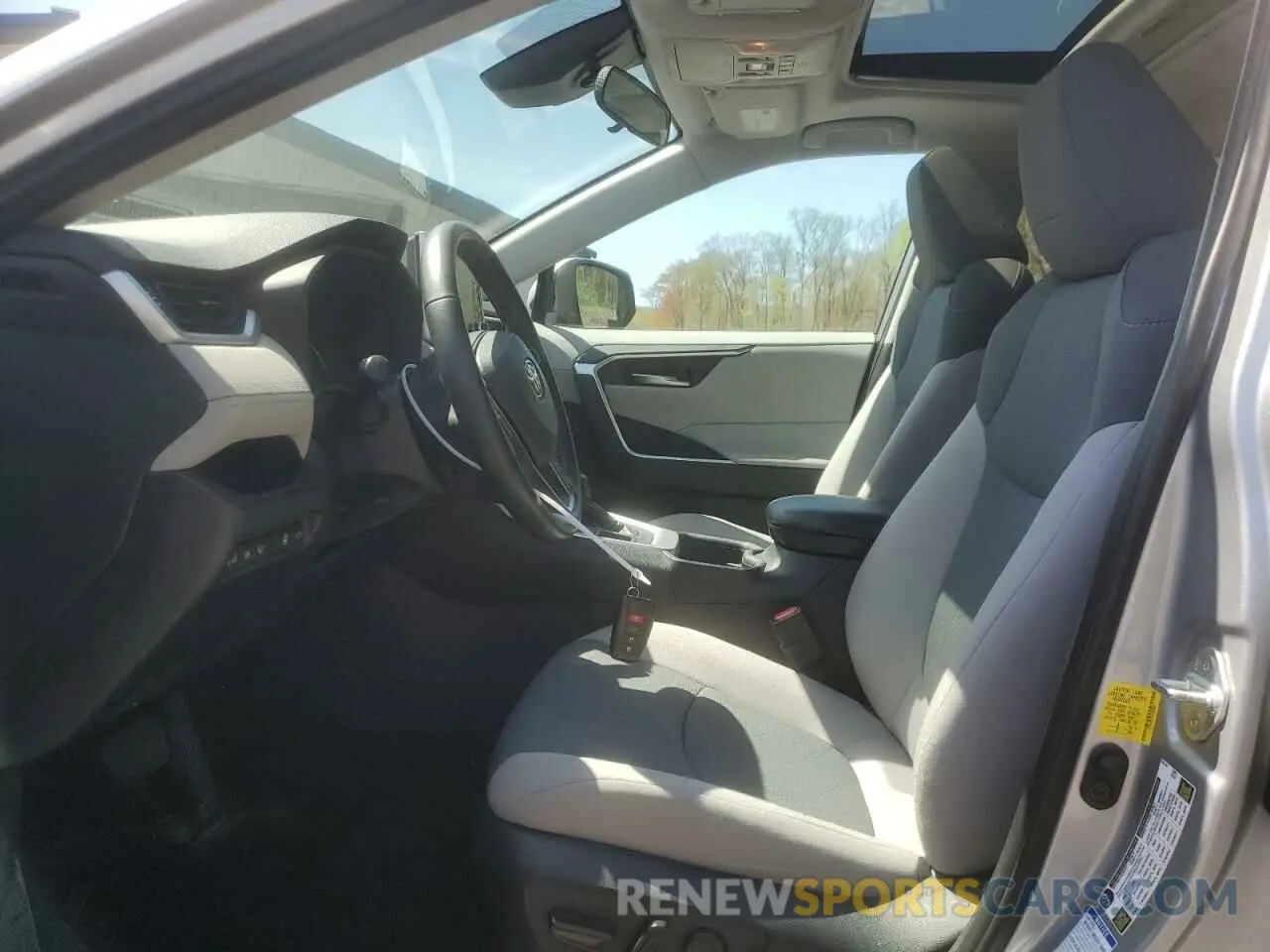 7 Photograph of a damaged car 2T3P1RFV7KC035816 TOYOTA RAV4 2019
