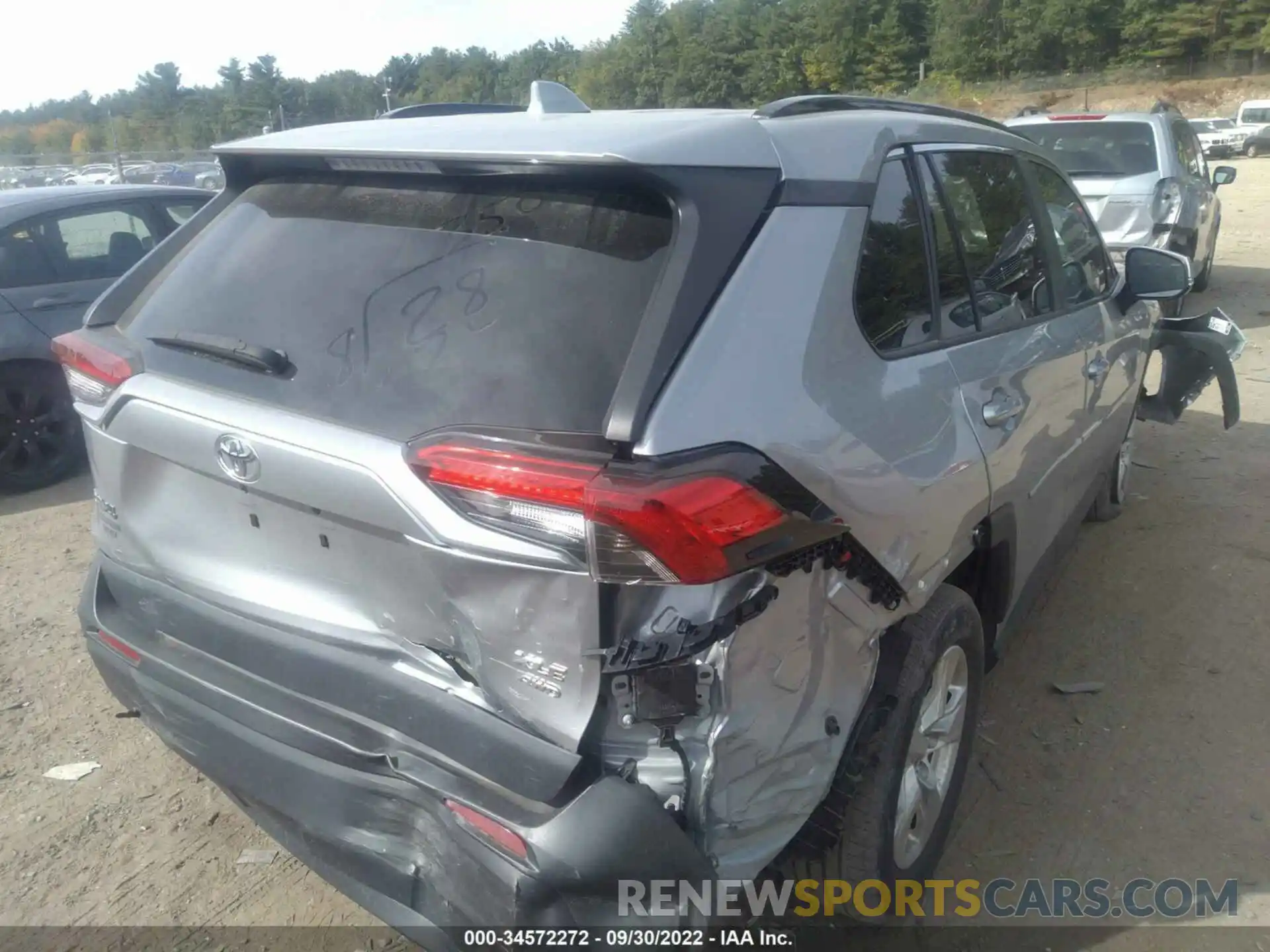 4 Photograph of a damaged car 2T3P1RFV7KC044094 TOYOTA RAV4 2019