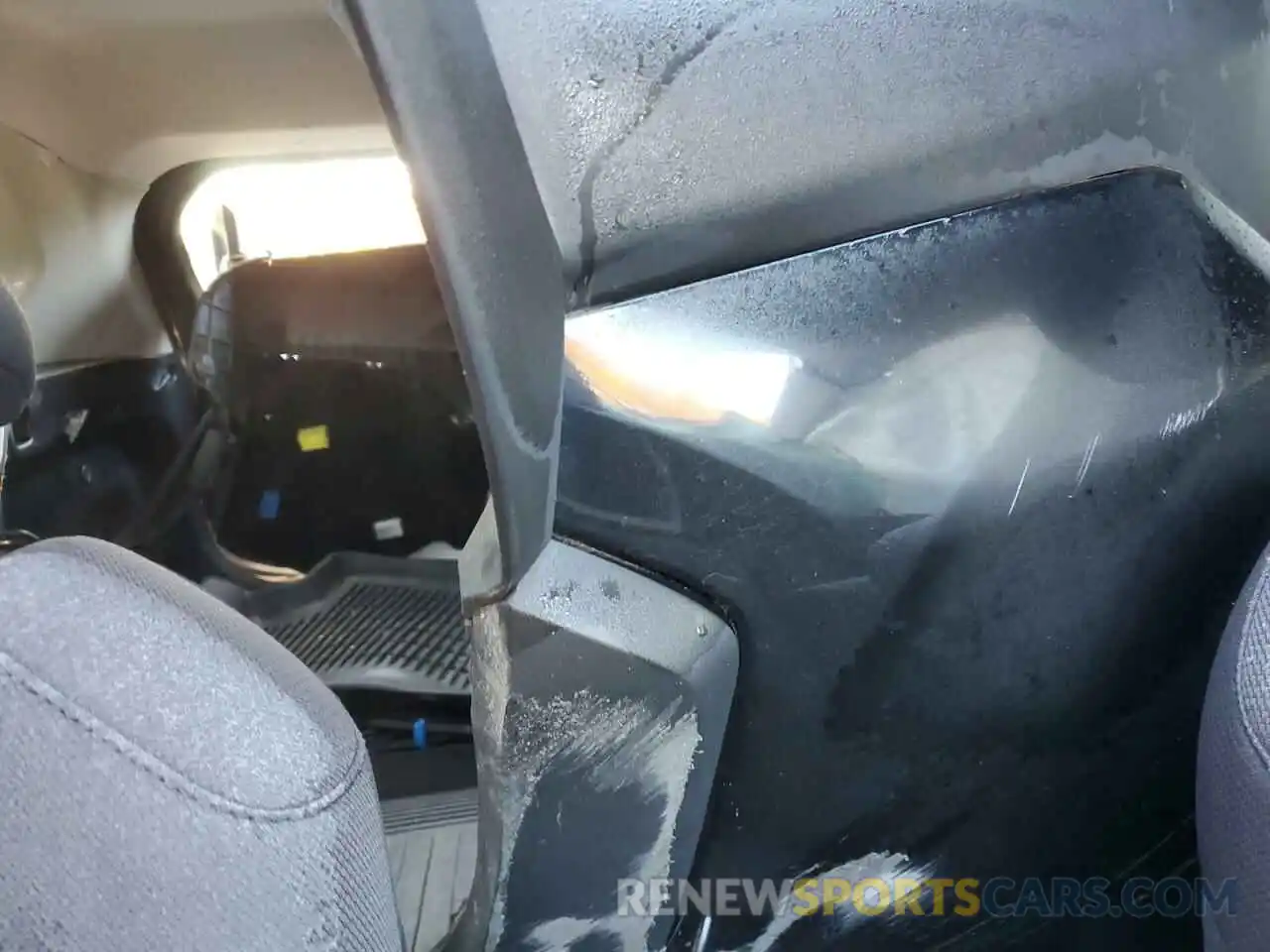 10 Photograph of a damaged car 2T3P1RFV7KC054737 TOYOTA RAV4 2019