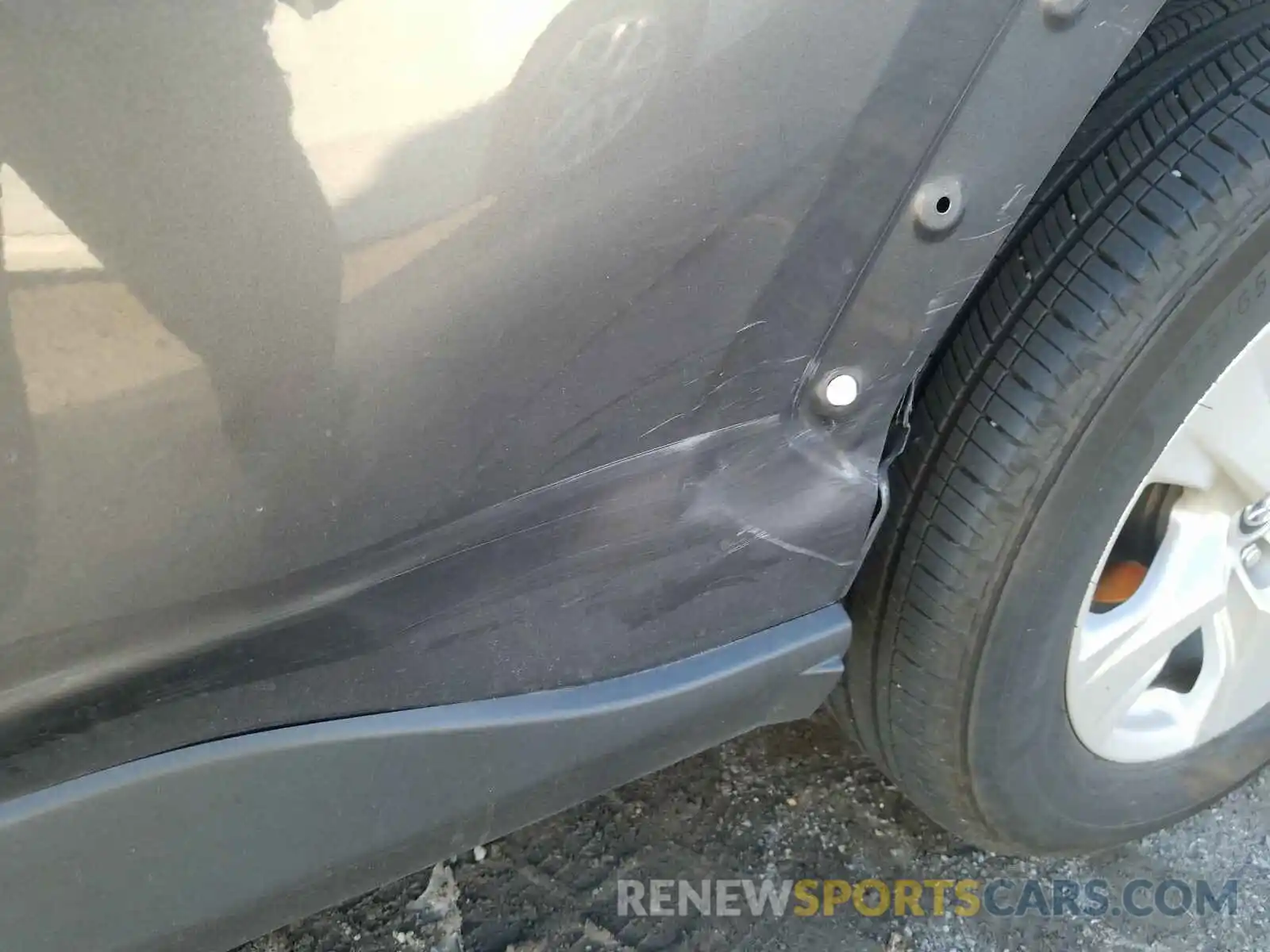 9 Photograph of a damaged car 2T3P1RFV7KW001650 TOYOTA RAV4 2019