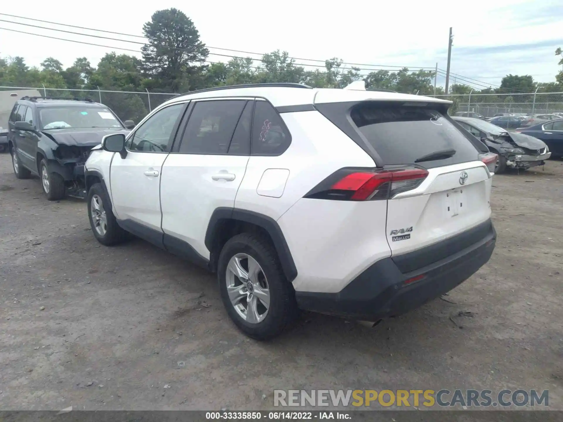 3 Photograph of a damaged car 2T3P1RFV7KW043946 TOYOTA RAV4 2019