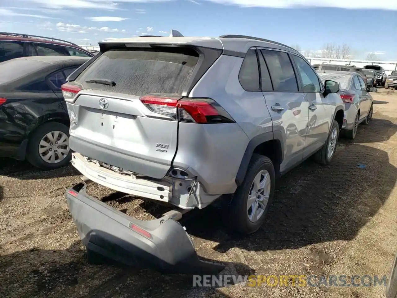 4 Photograph of a damaged car 2T3P1RFV7KW055501 TOYOTA RAV4 2019