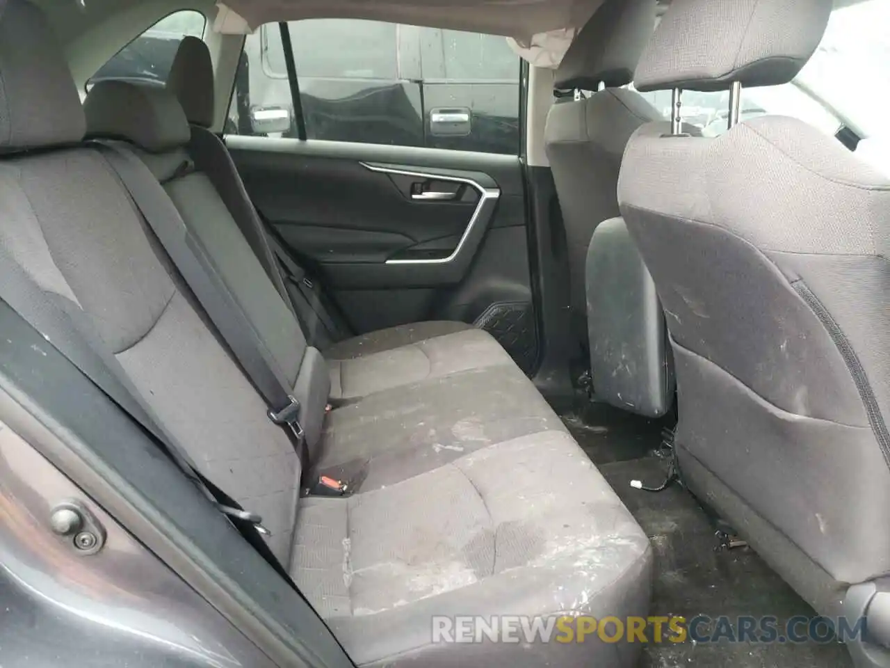 6 Photograph of a damaged car 2T3P1RFV7KW078261 TOYOTA RAV4 2019