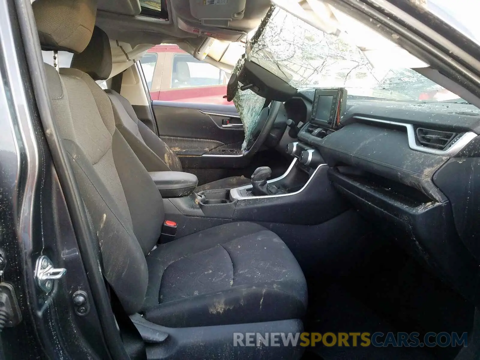 5 Photograph of a damaged car 2T3P1RFV8KC015378 TOYOTA RAV4 2019