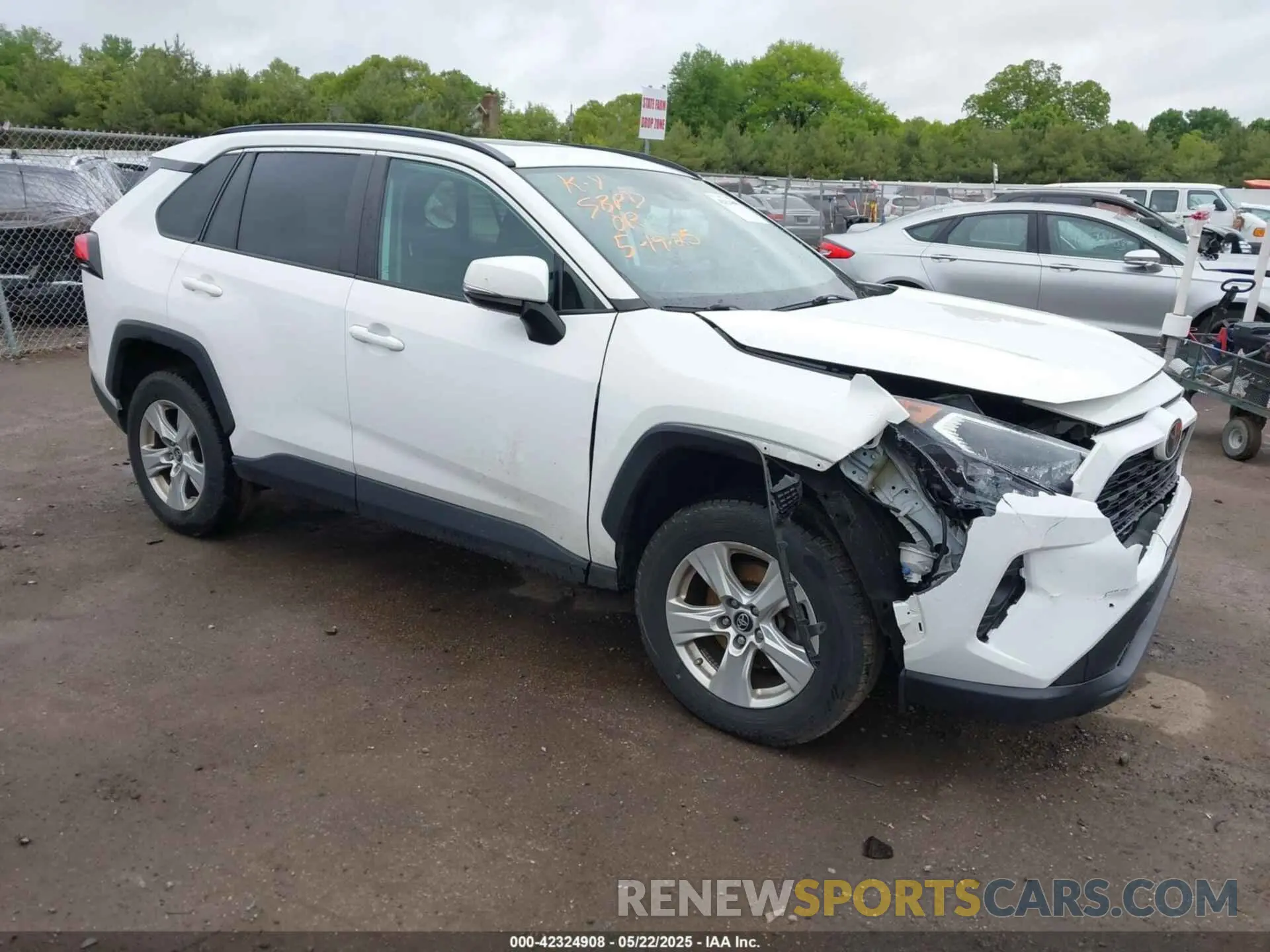 1 Photograph of a damaged car 2T3P1RFV8KC017048 TOYOTA RAV4 2019