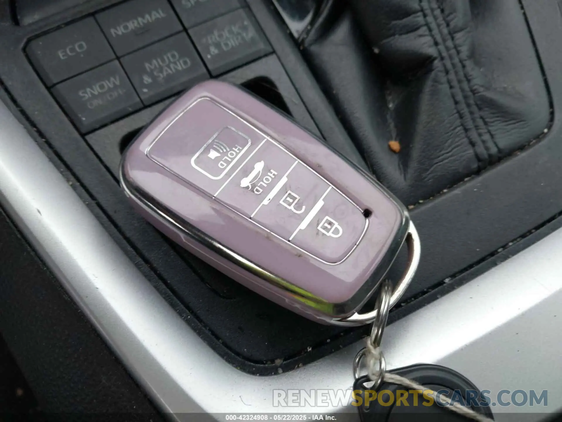 11 Photograph of a damaged car 2T3P1RFV8KC017048 TOYOTA RAV4 2019