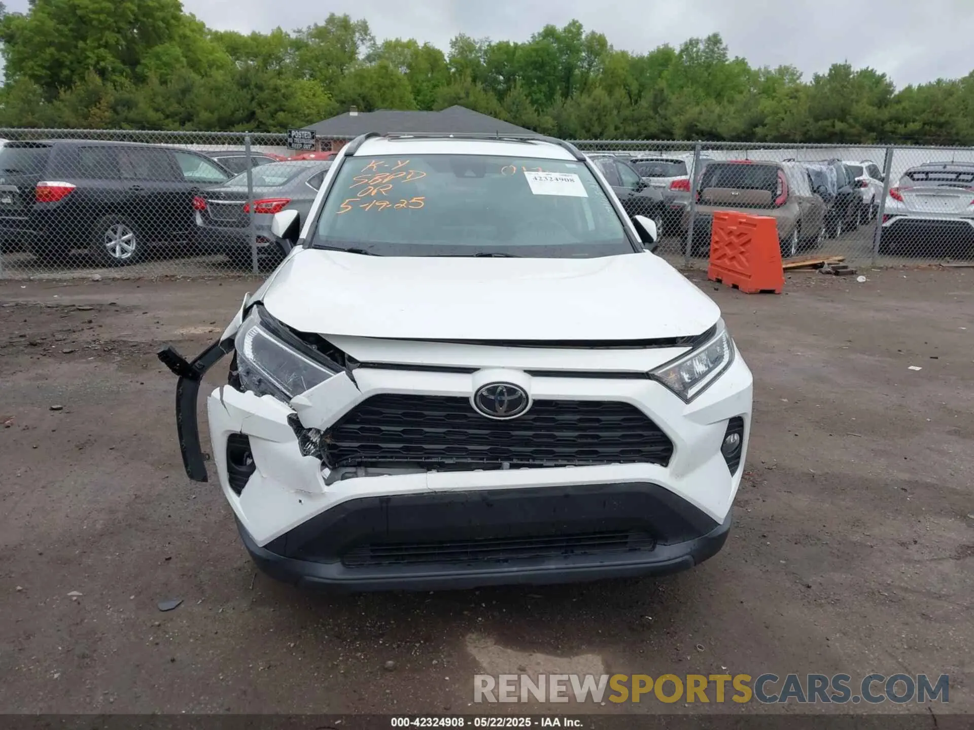 12 Photograph of a damaged car 2T3P1RFV8KC017048 TOYOTA RAV4 2019