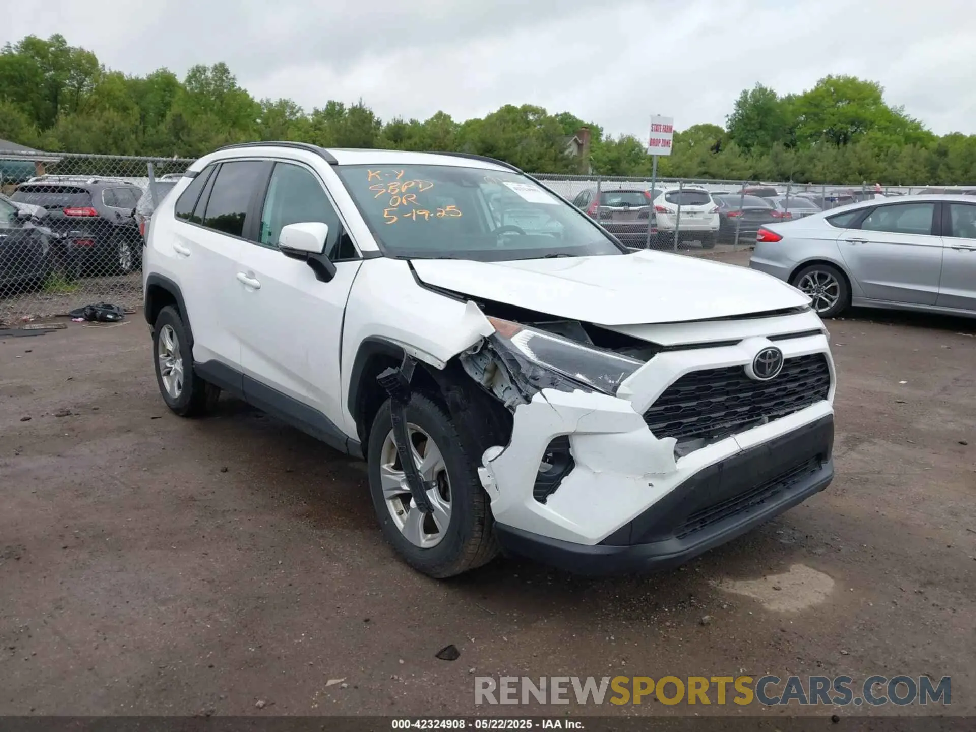 6 Photograph of a damaged car 2T3P1RFV8KC017048 TOYOTA RAV4 2019