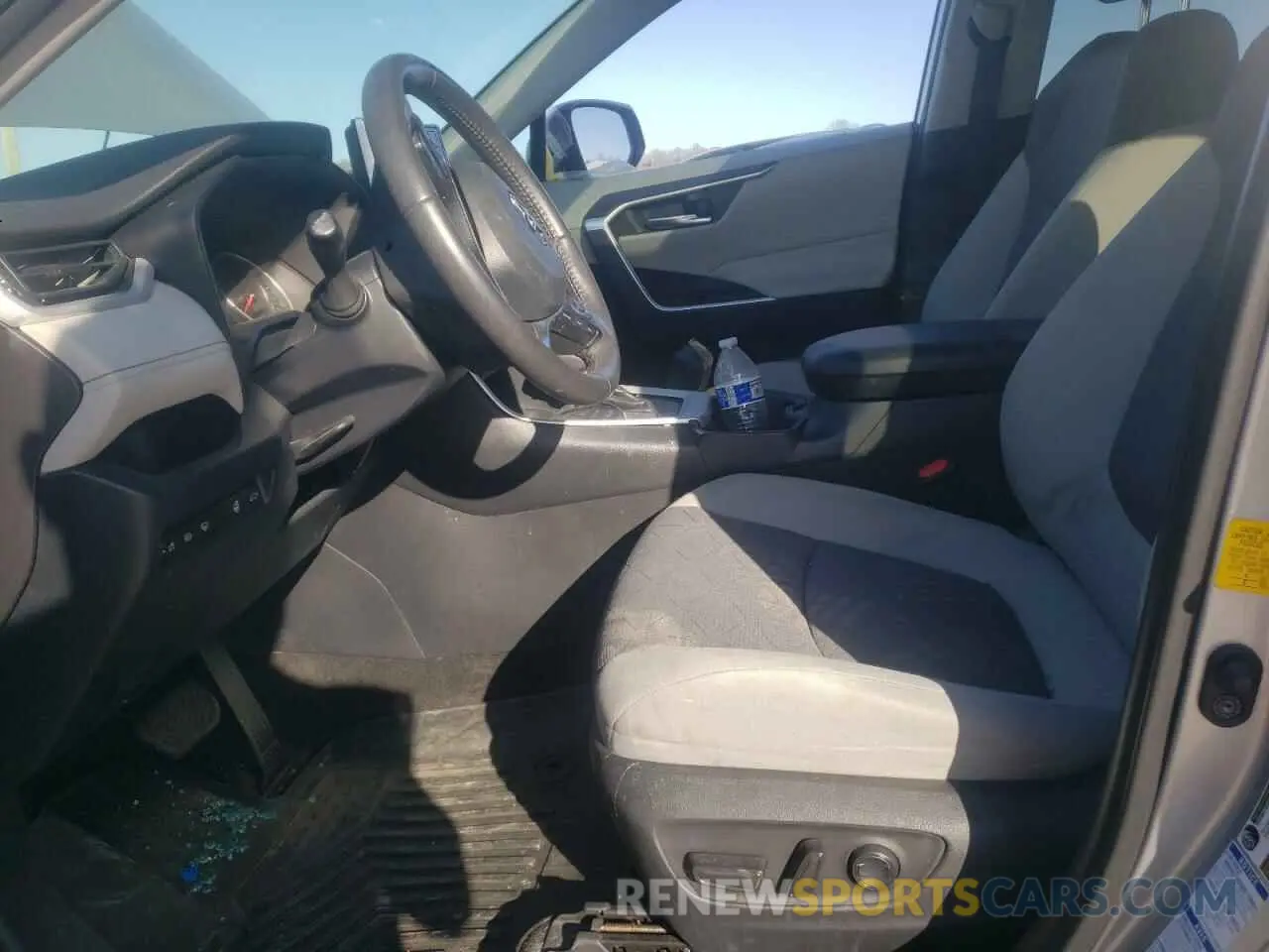 7 Photograph of a damaged car 2T3P1RFV8KC052821 TOYOTA RAV4 2019