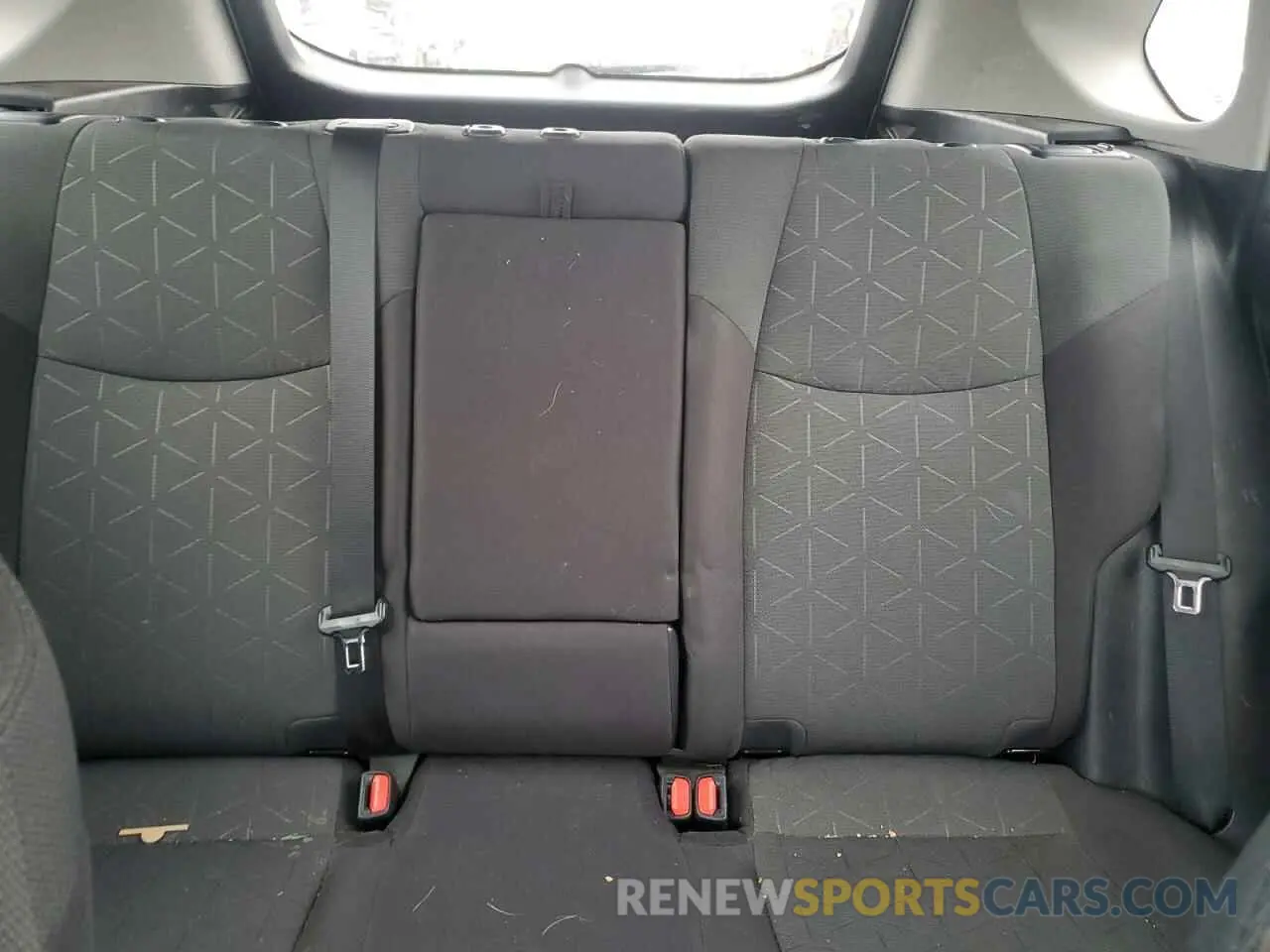 10 Photograph of a damaged car 2T3P1RFV8KW008283 TOYOTA RAV4 2019