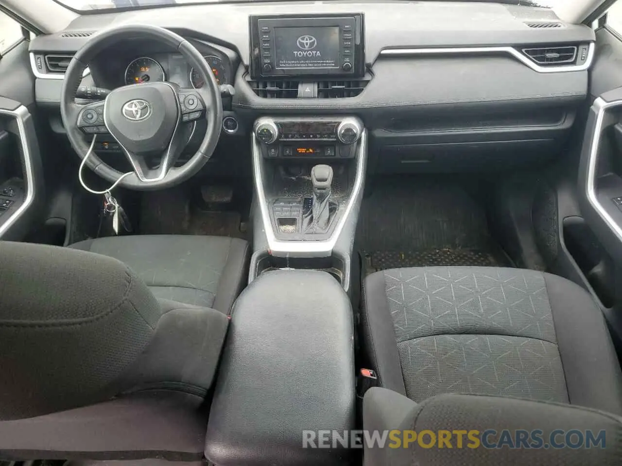 8 Photograph of a damaged car 2T3P1RFV8KW008283 TOYOTA RAV4 2019