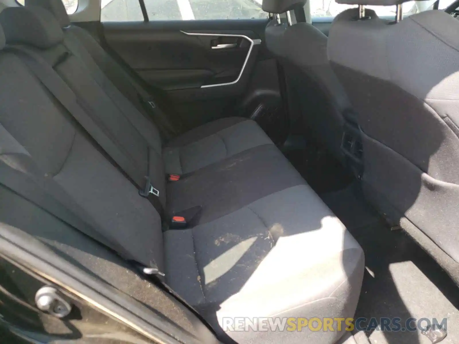 6 Photograph of a damaged car 2T3P1RFV8KW039212 TOYOTA RAV4 2019