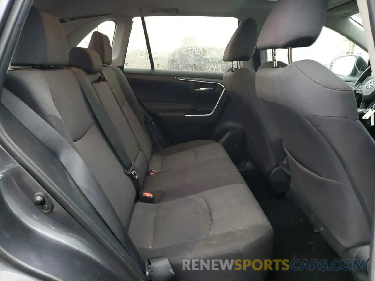 11 Photograph of a damaged car 2T3P1RFV8KW039758 TOYOTA RAV4 2019