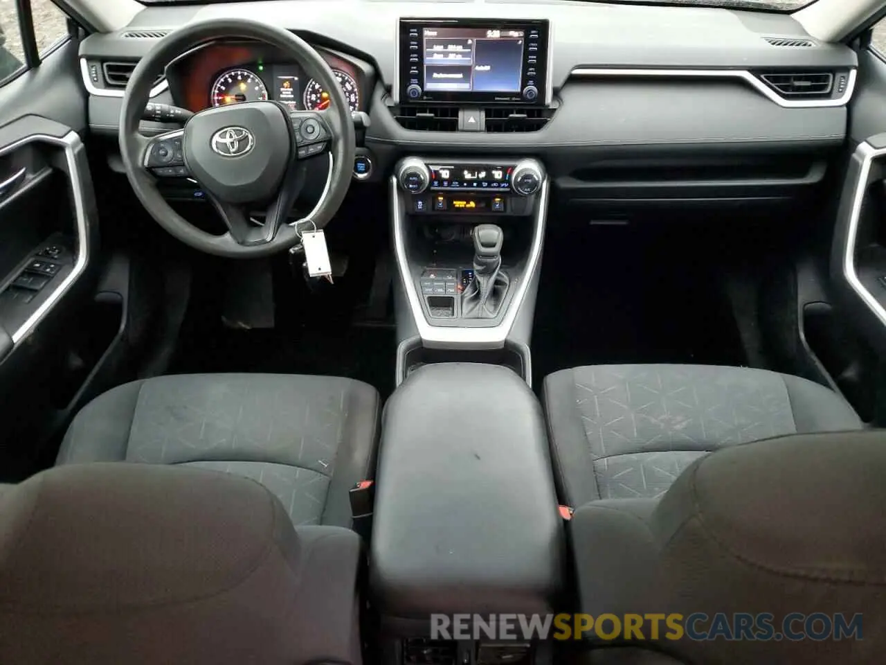 8 Photograph of a damaged car 2T3P1RFV8KW039758 TOYOTA RAV4 2019