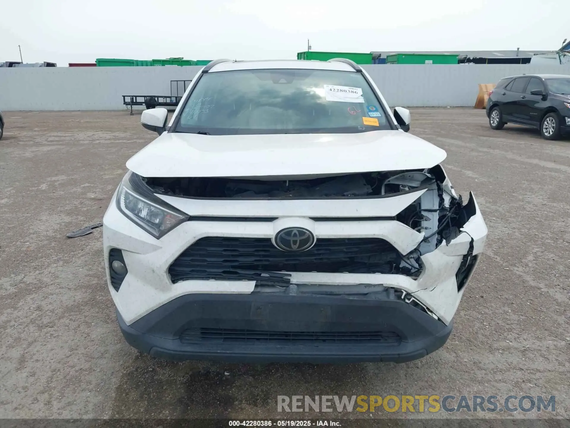12 Photograph of a damaged car 2T3P1RFV8KW040053 TOYOTA RAV4 2019