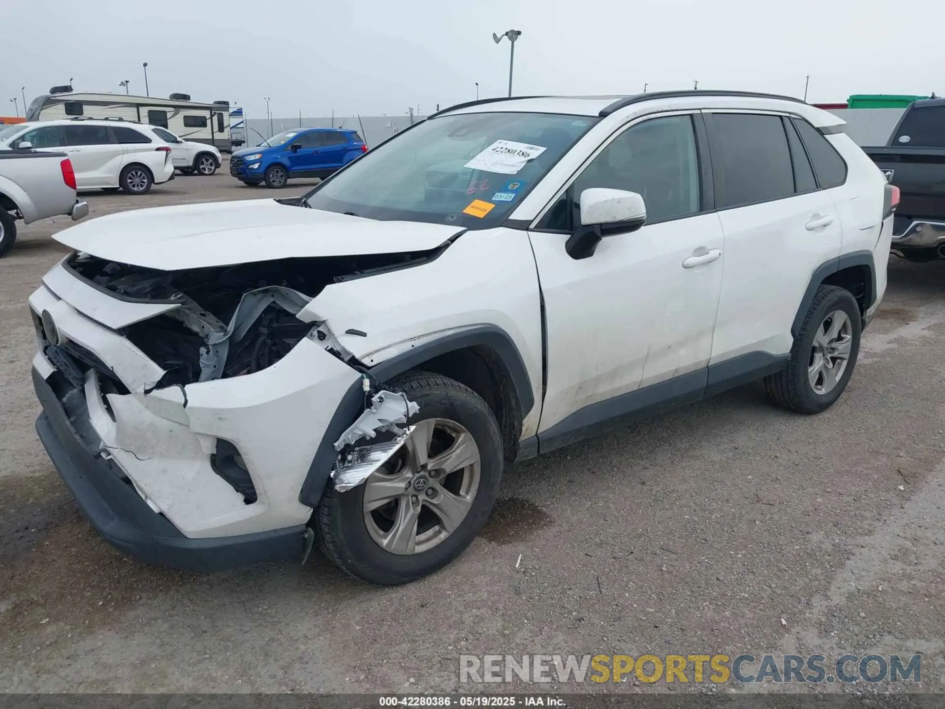 2 Photograph of a damaged car 2T3P1RFV8KW040053 TOYOTA RAV4 2019