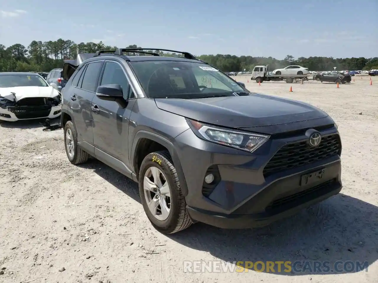 1 Photograph of a damaged car 2T3P1RFV8KW059007 TOYOTA RAV4 2019