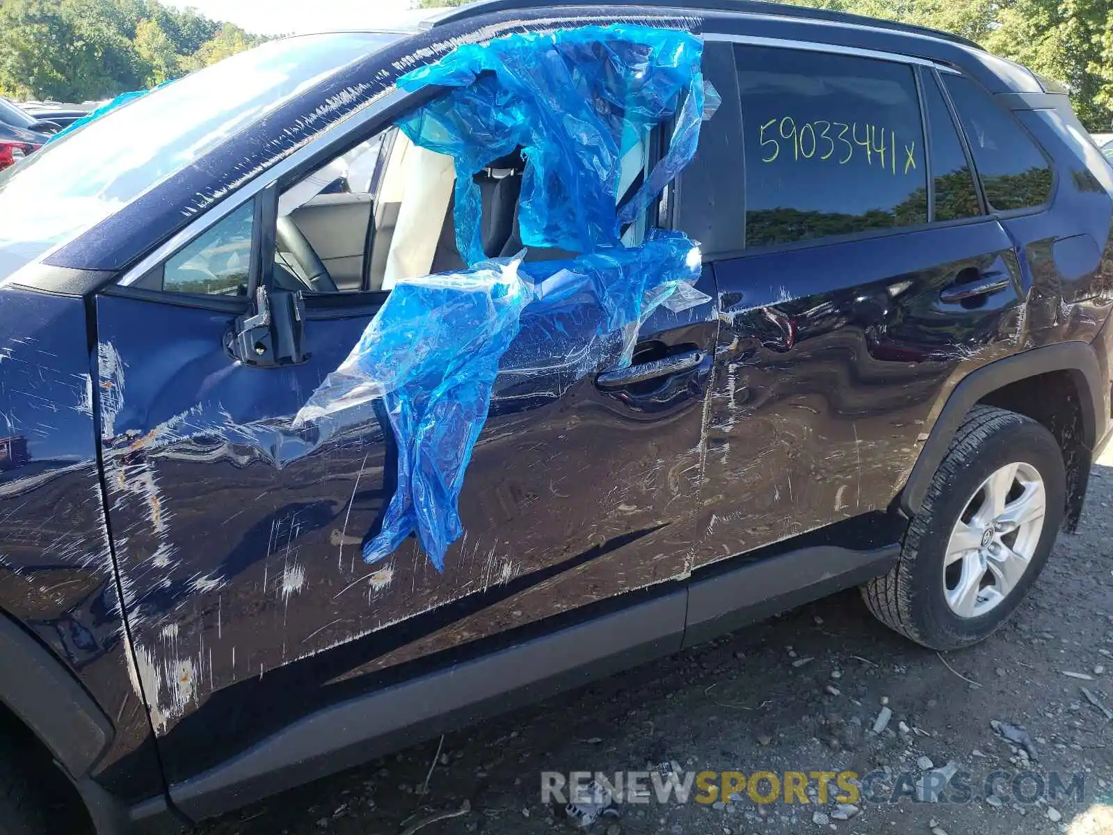 9 Photograph of a damaged car 2T3P1RFV8KW059041 TOYOTA RAV4 2019