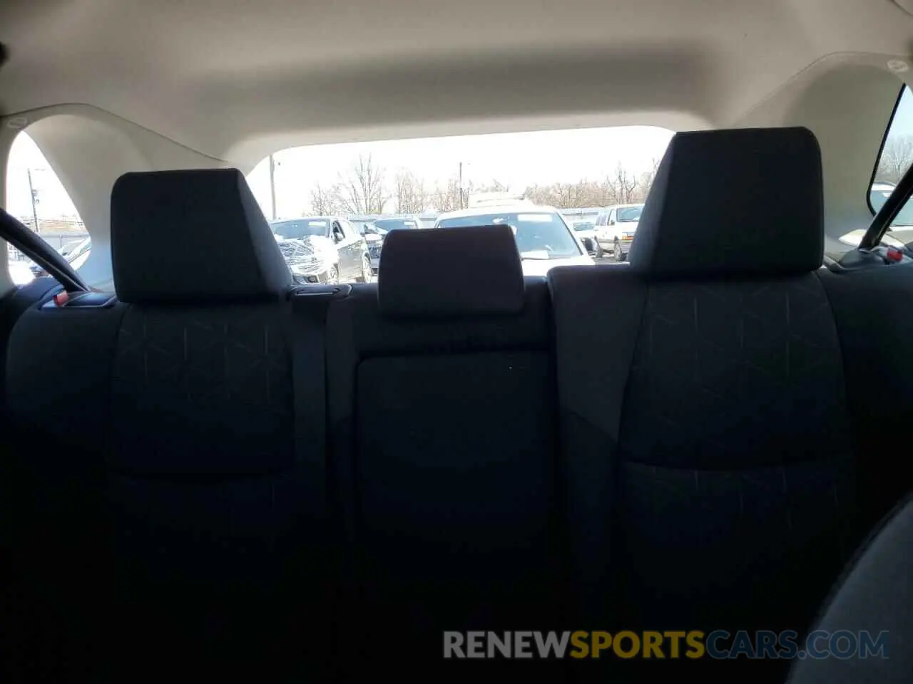 10 Photograph of a damaged car 2T3P1RFV8KW059704 TOYOTA RAV4 2019