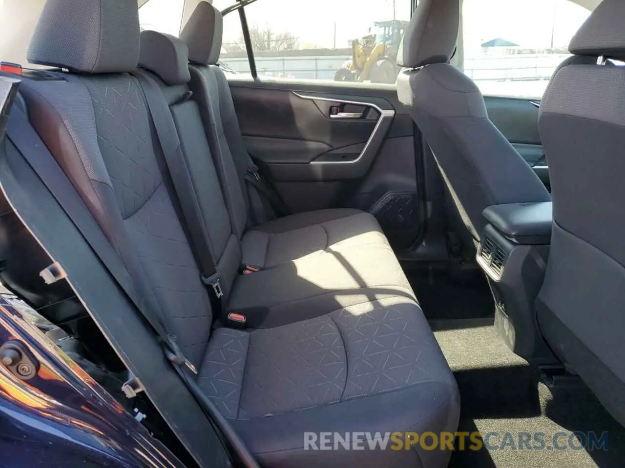 11 Photograph of a damaged car 2T3P1RFV8KW059704 TOYOTA RAV4 2019