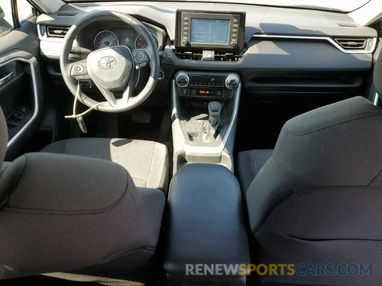 8 Photograph of a damaged car 2T3P1RFV8KW059704 TOYOTA RAV4 2019