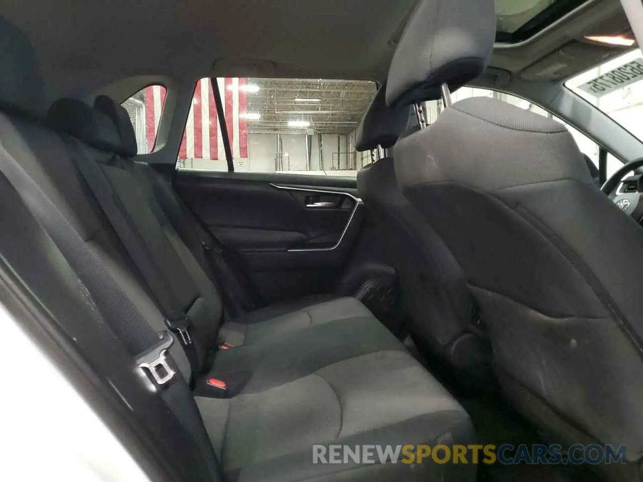 11 Photograph of a damaged car 2T3P1RFV8KW082237 TOYOTA RAV4 2019