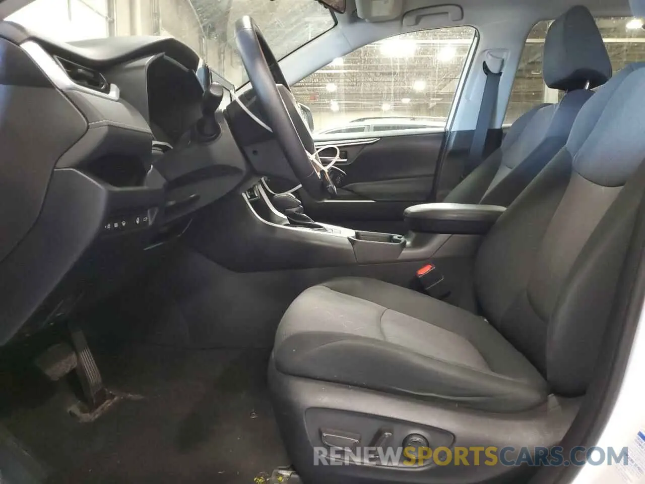7 Photograph of a damaged car 2T3P1RFV8KW082237 TOYOTA RAV4 2019