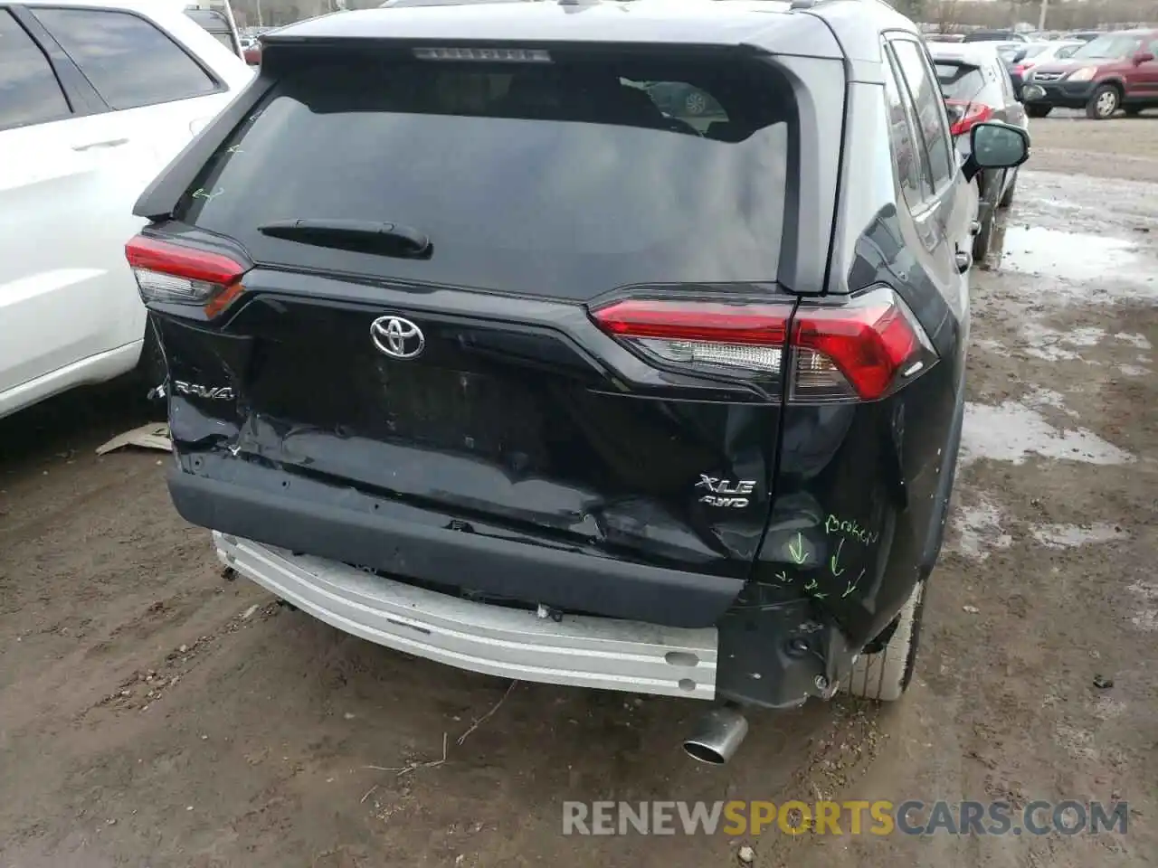 9 Photograph of a damaged car 2T3P1RFV9KC006074 TOYOTA RAV4 2019